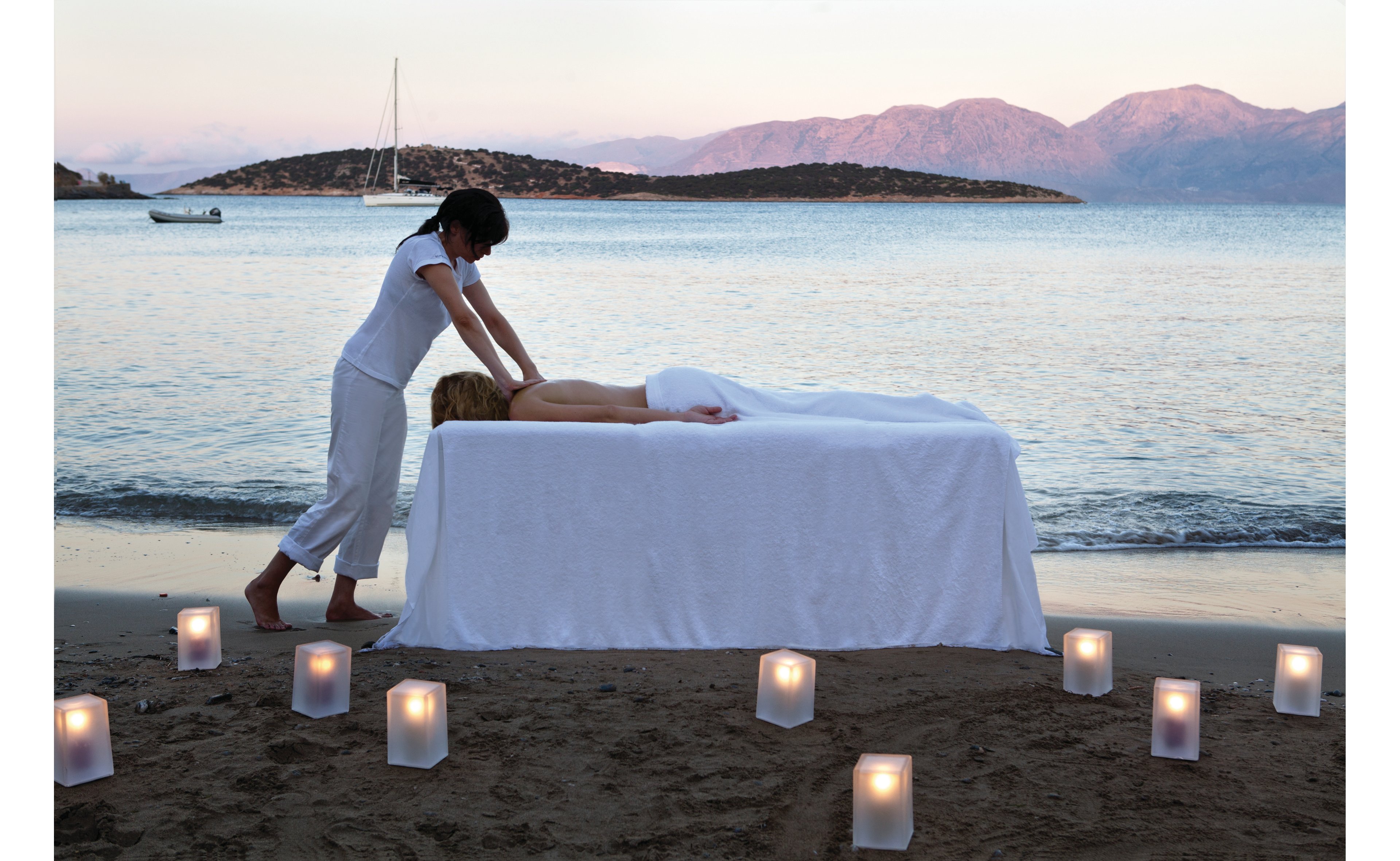 Minos Beach Art Hotel