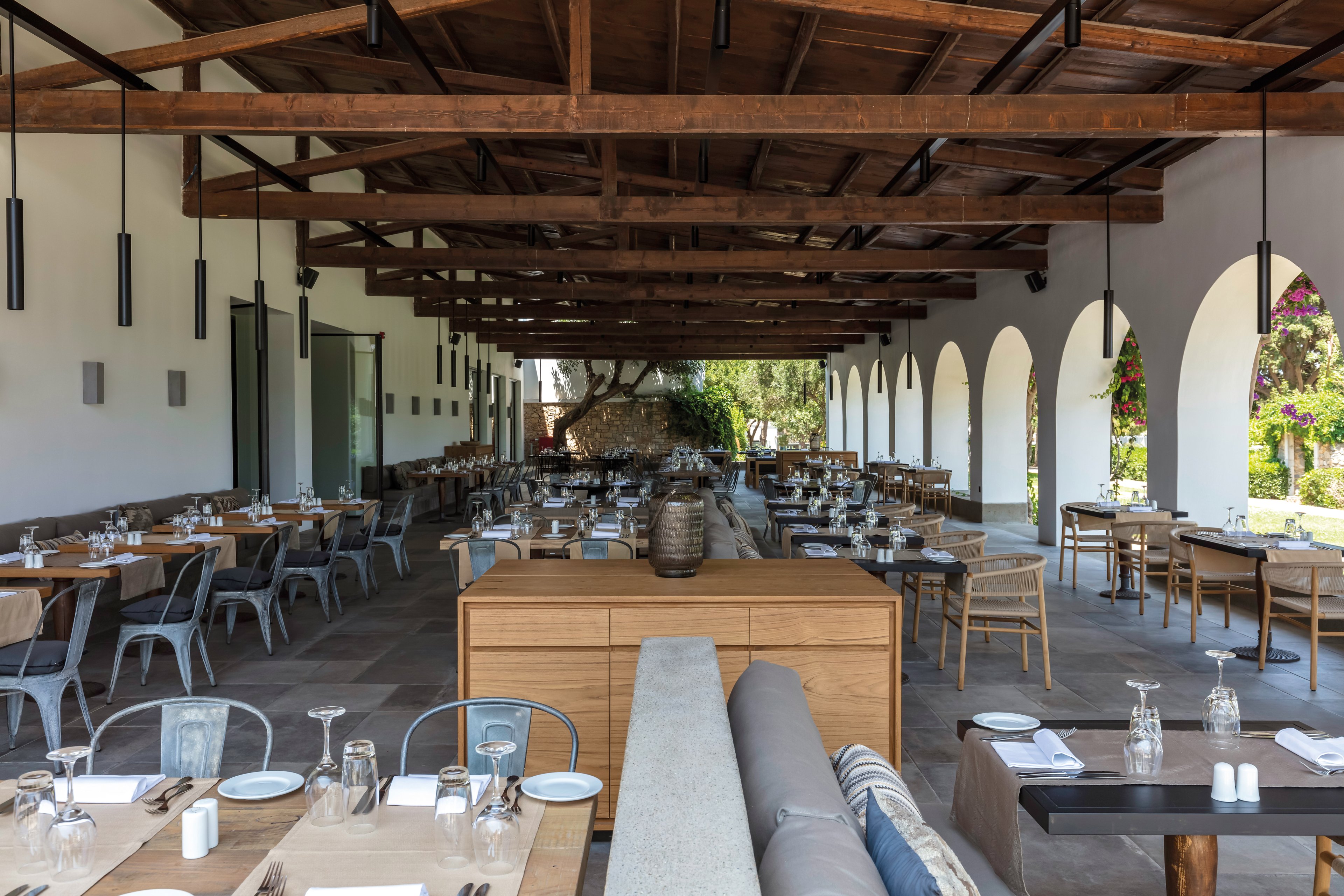 Minos Beach Art Hotel