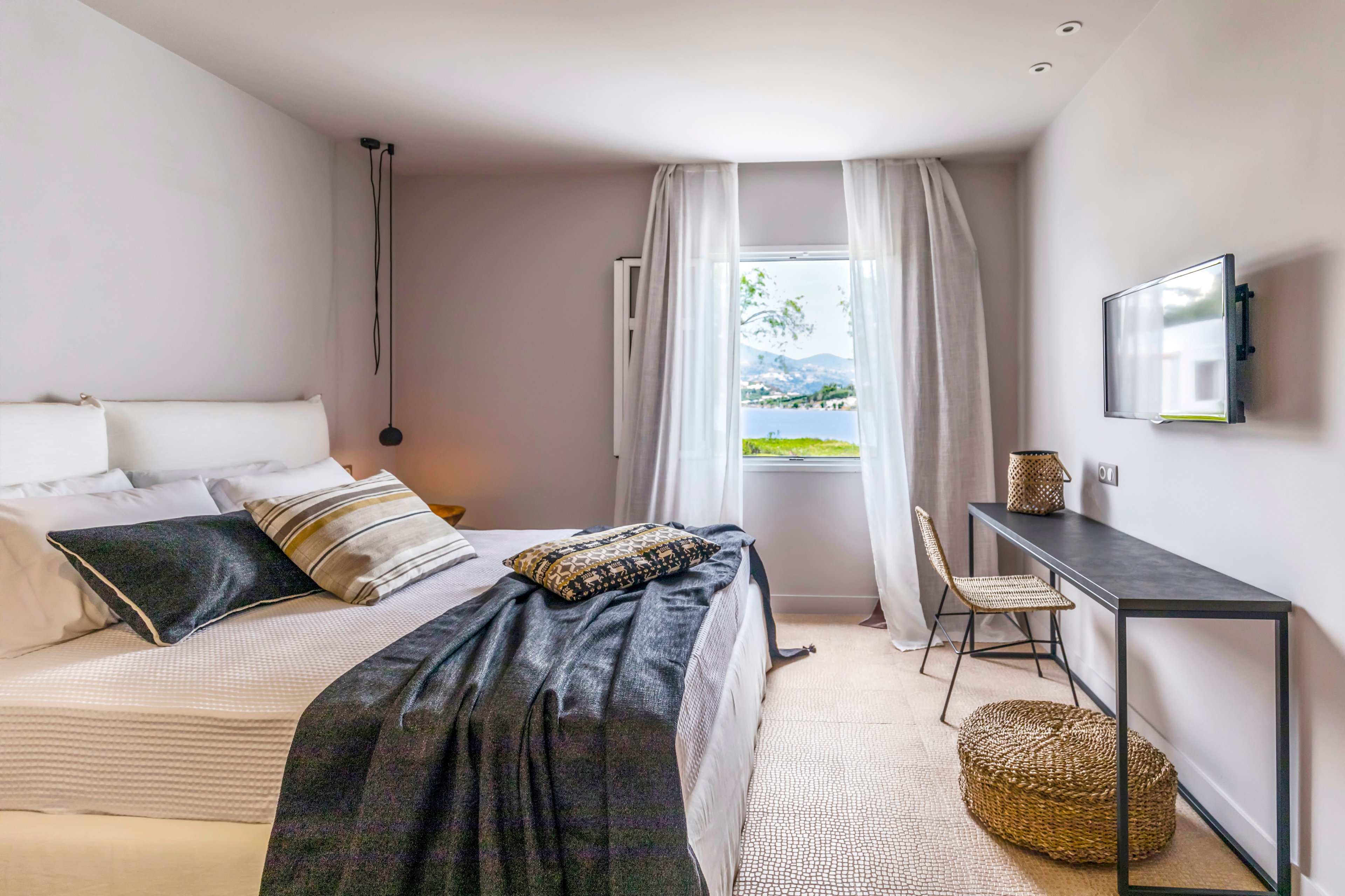 Minos Beach Art Hotel