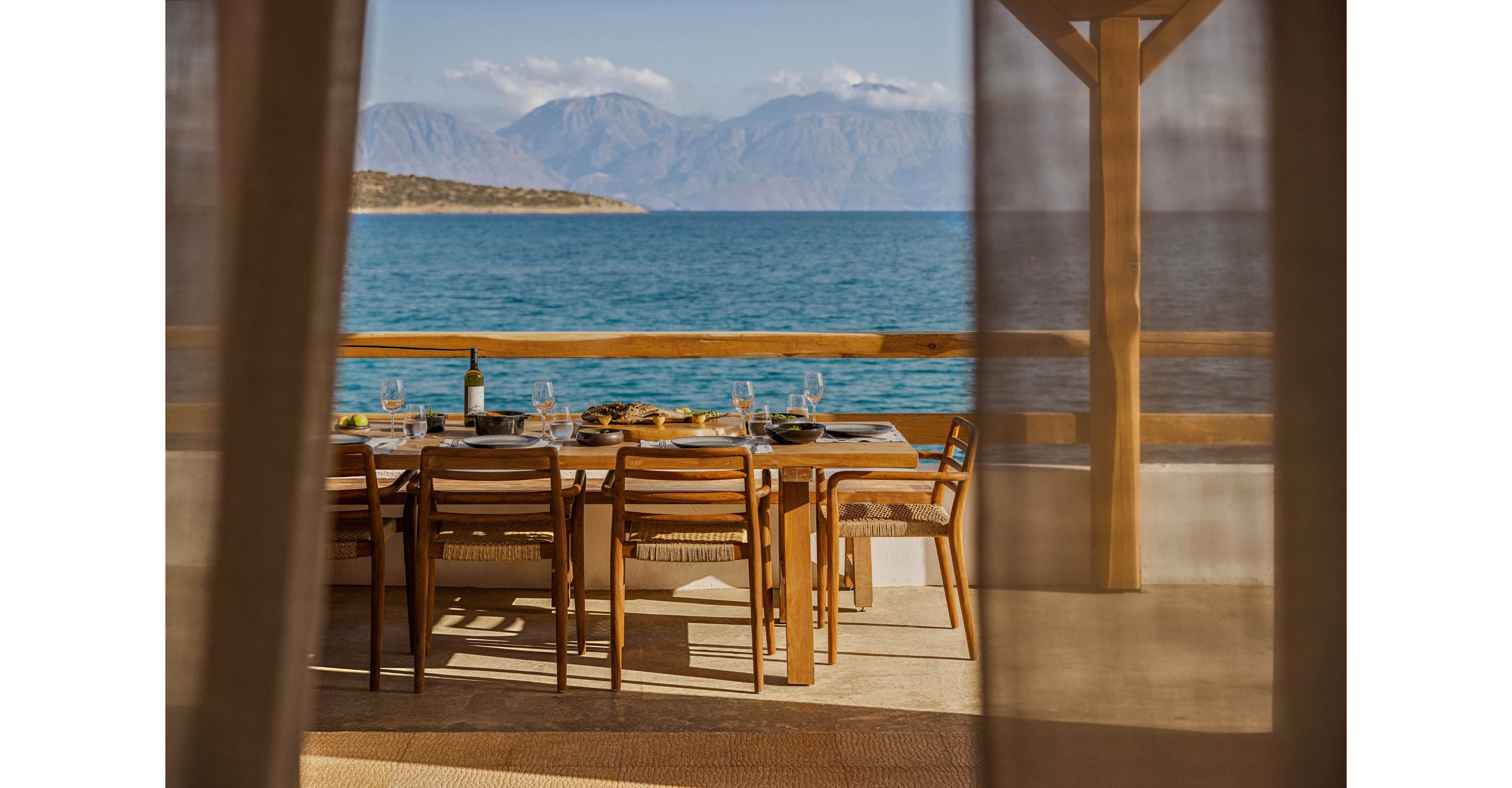 Minos Beach Art Hotel