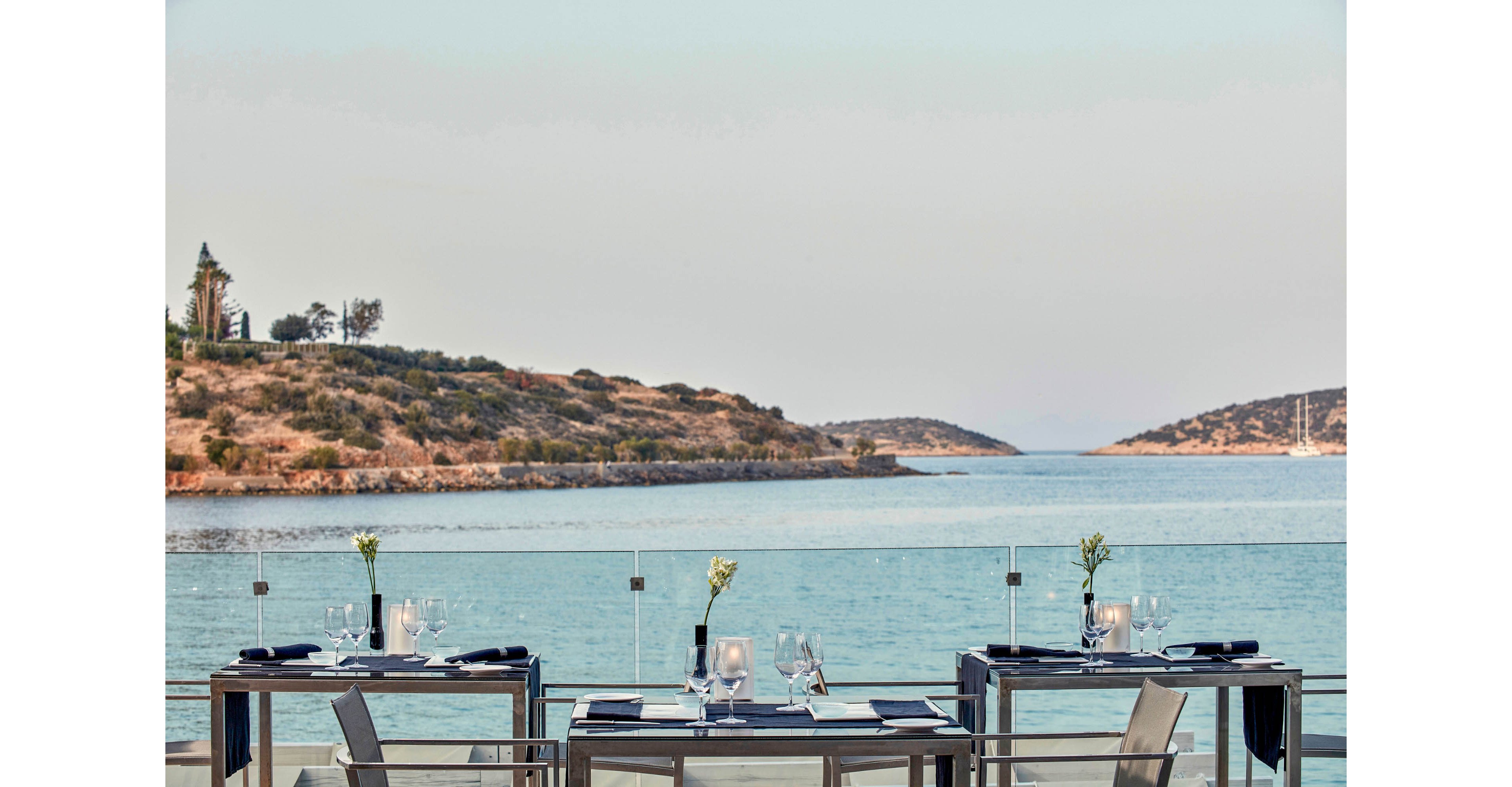 Minos Beach Art Hotel