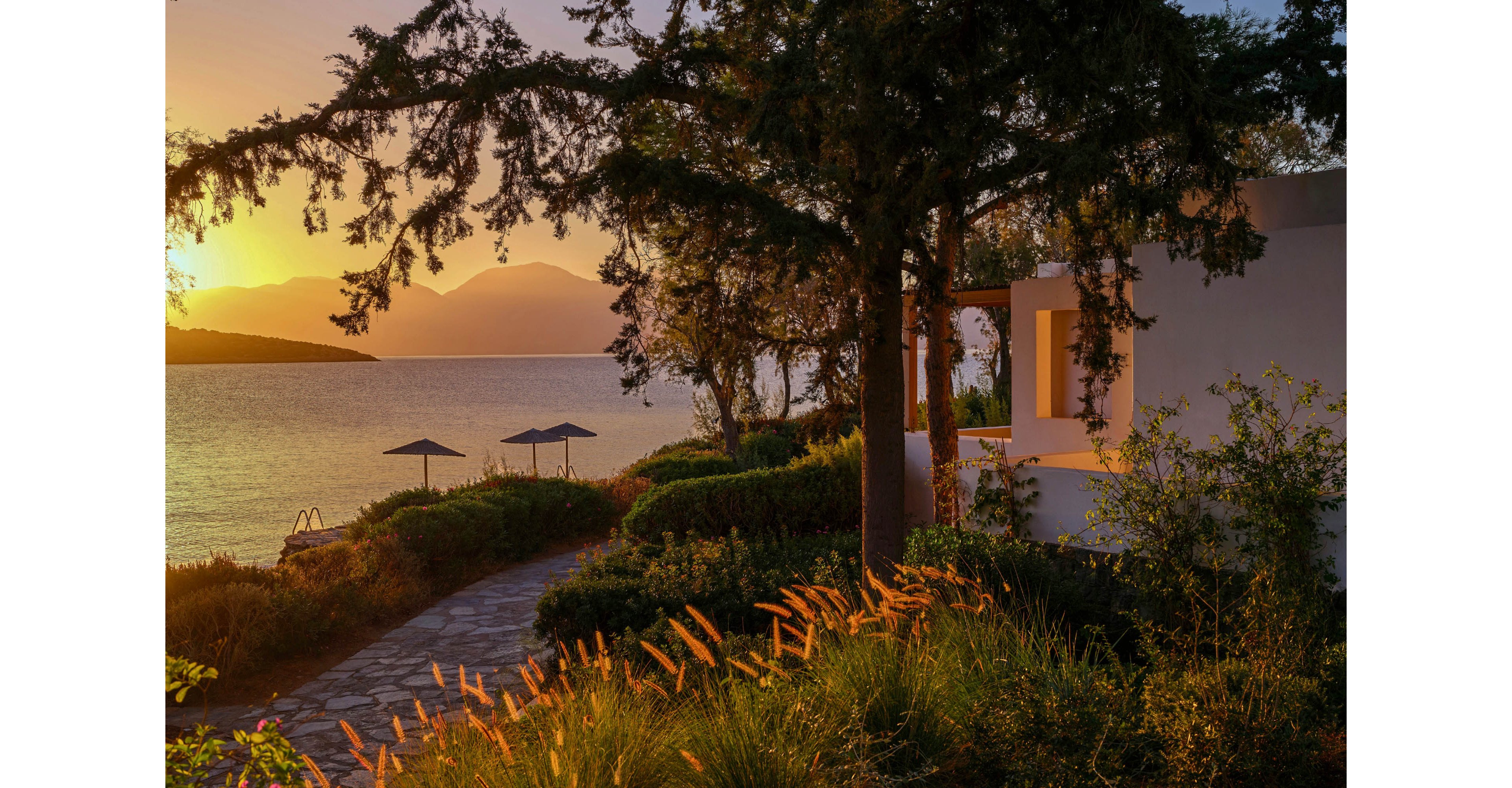 Minos Beach Art Hotel