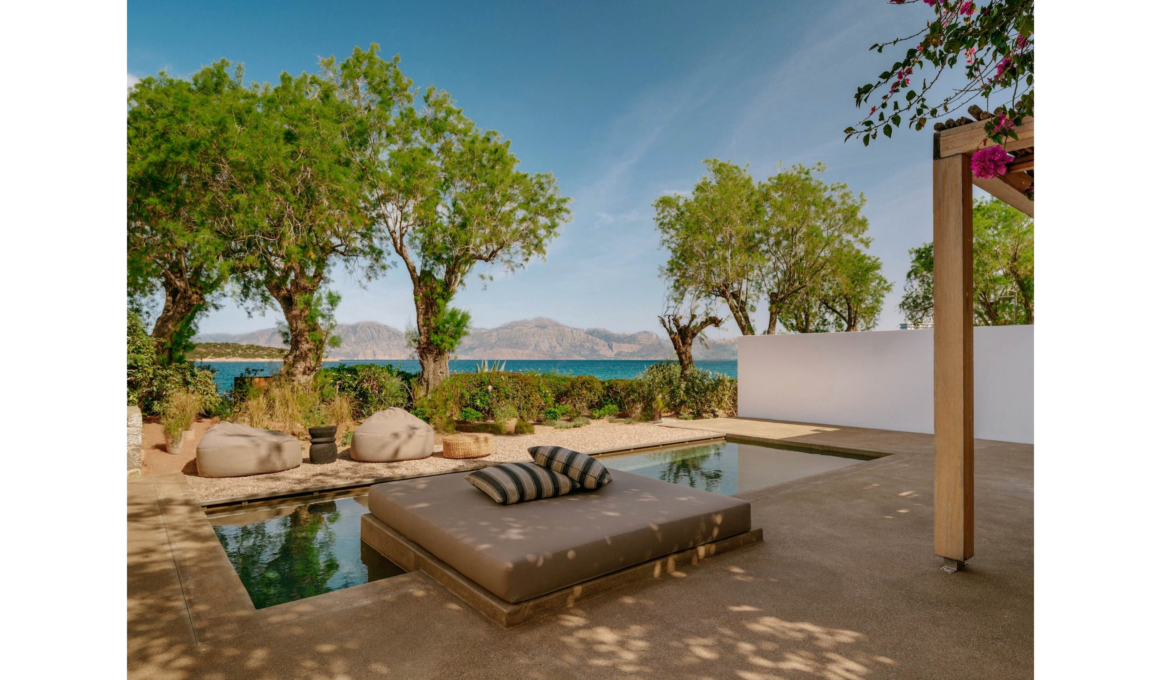 Minos Beach Art Hotel