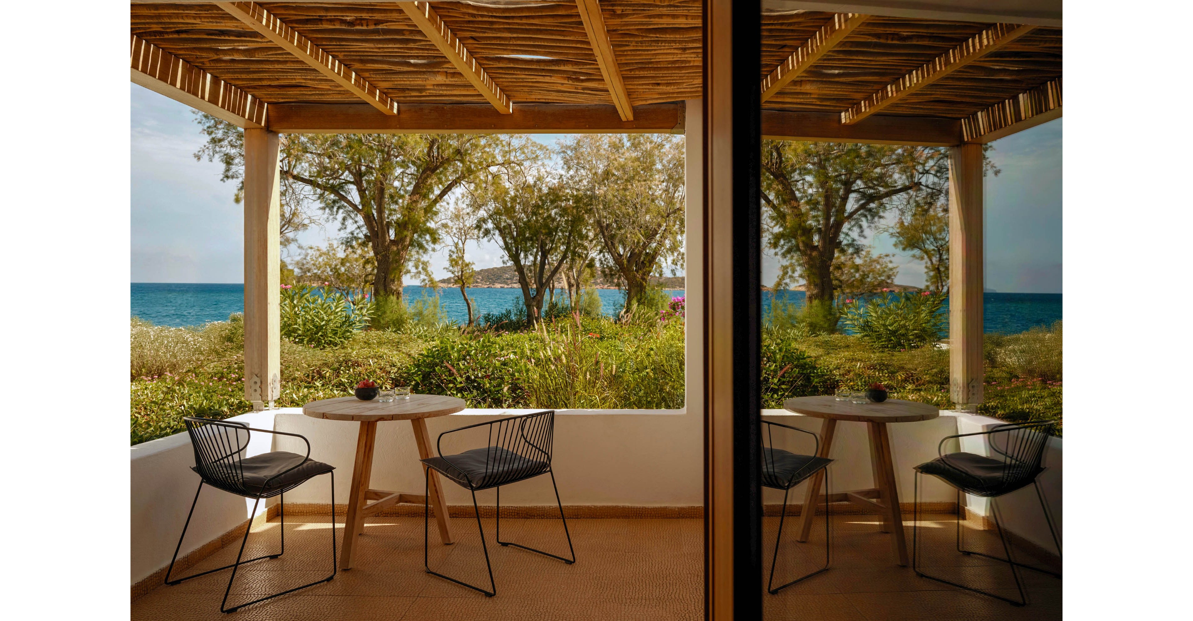 Minos Beach Art Hotel