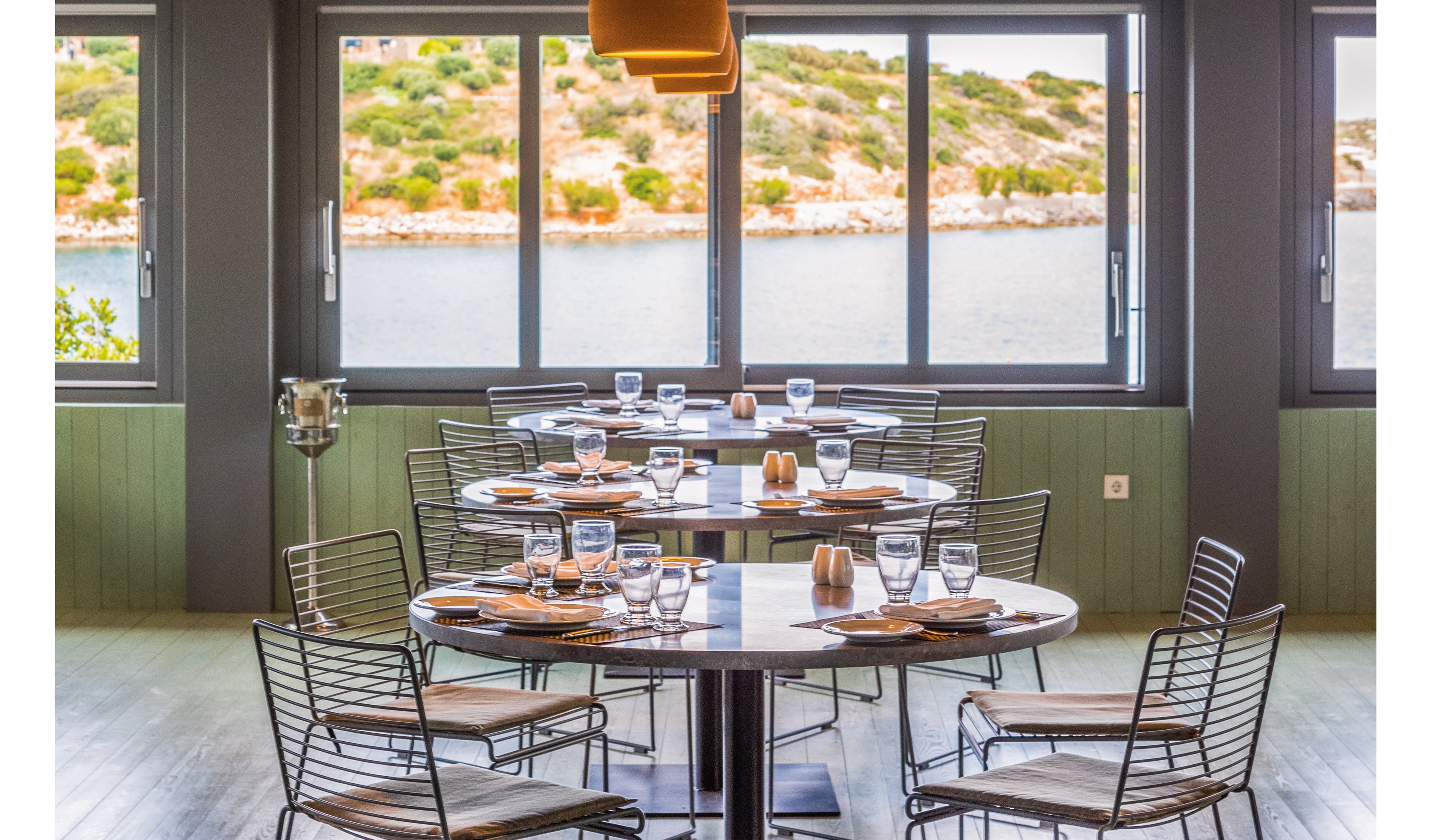 Minos Beach Art Hotel