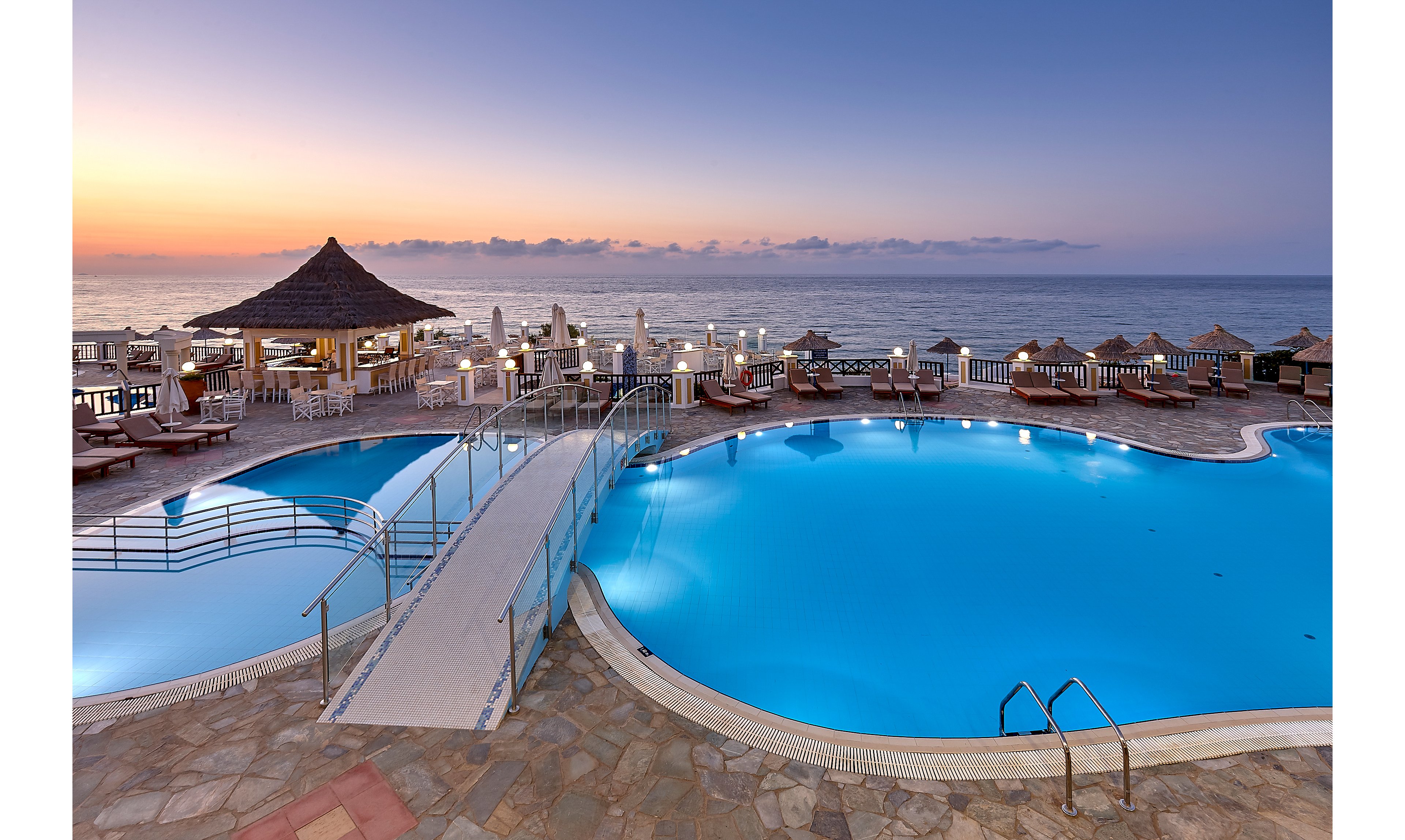 Alexander Beach Hotel & Village Resort