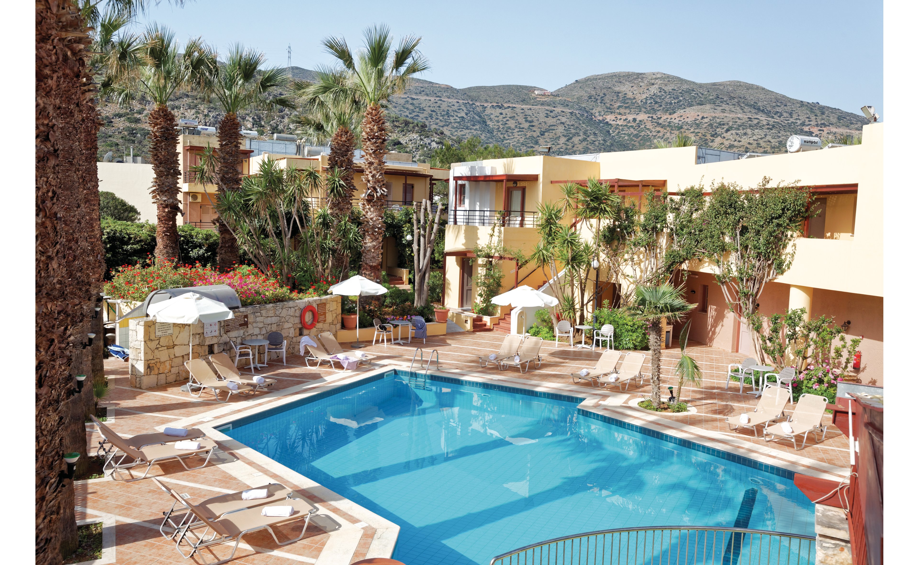 Latania Studios and Apartments