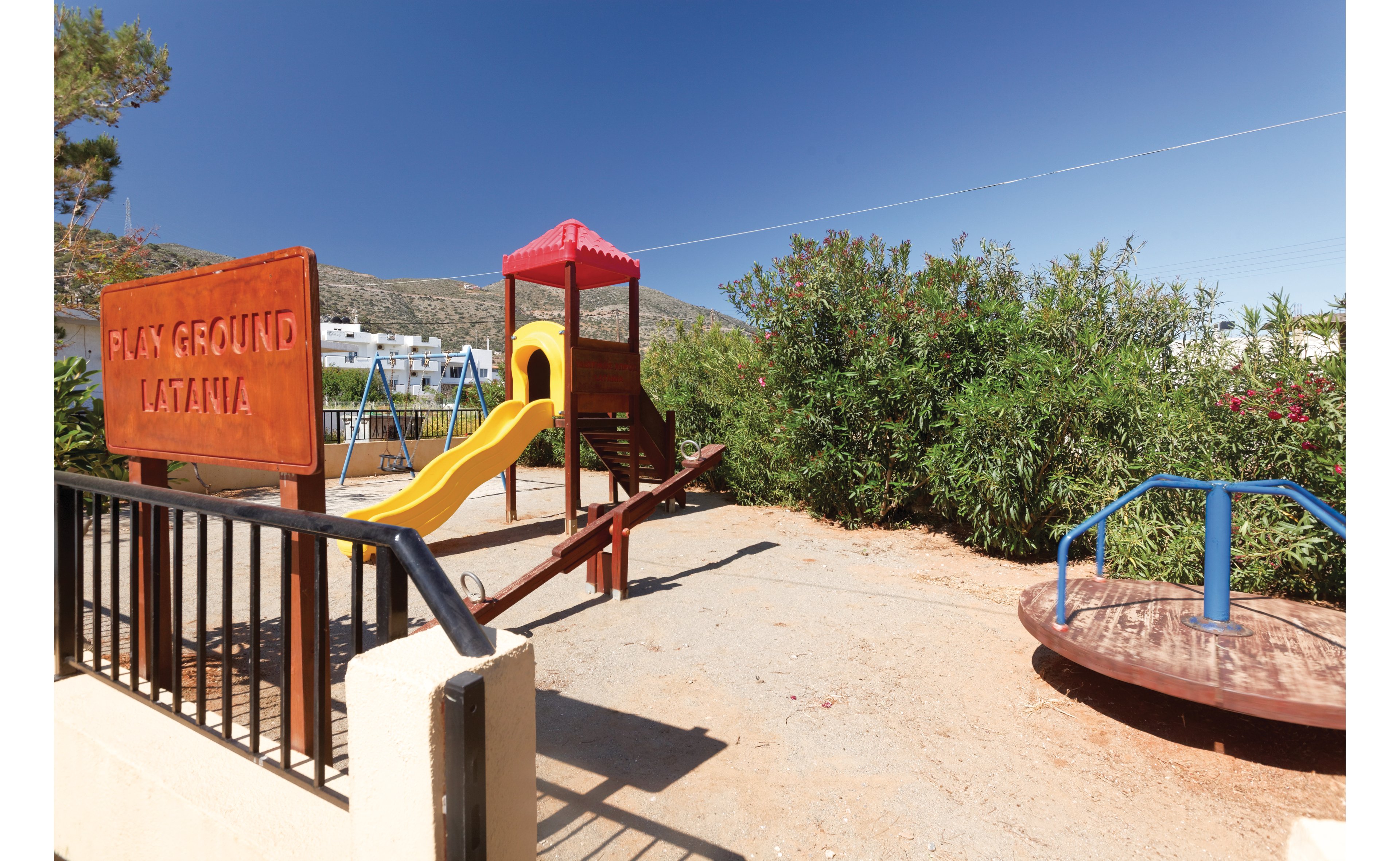 Latania Studios and Apartments