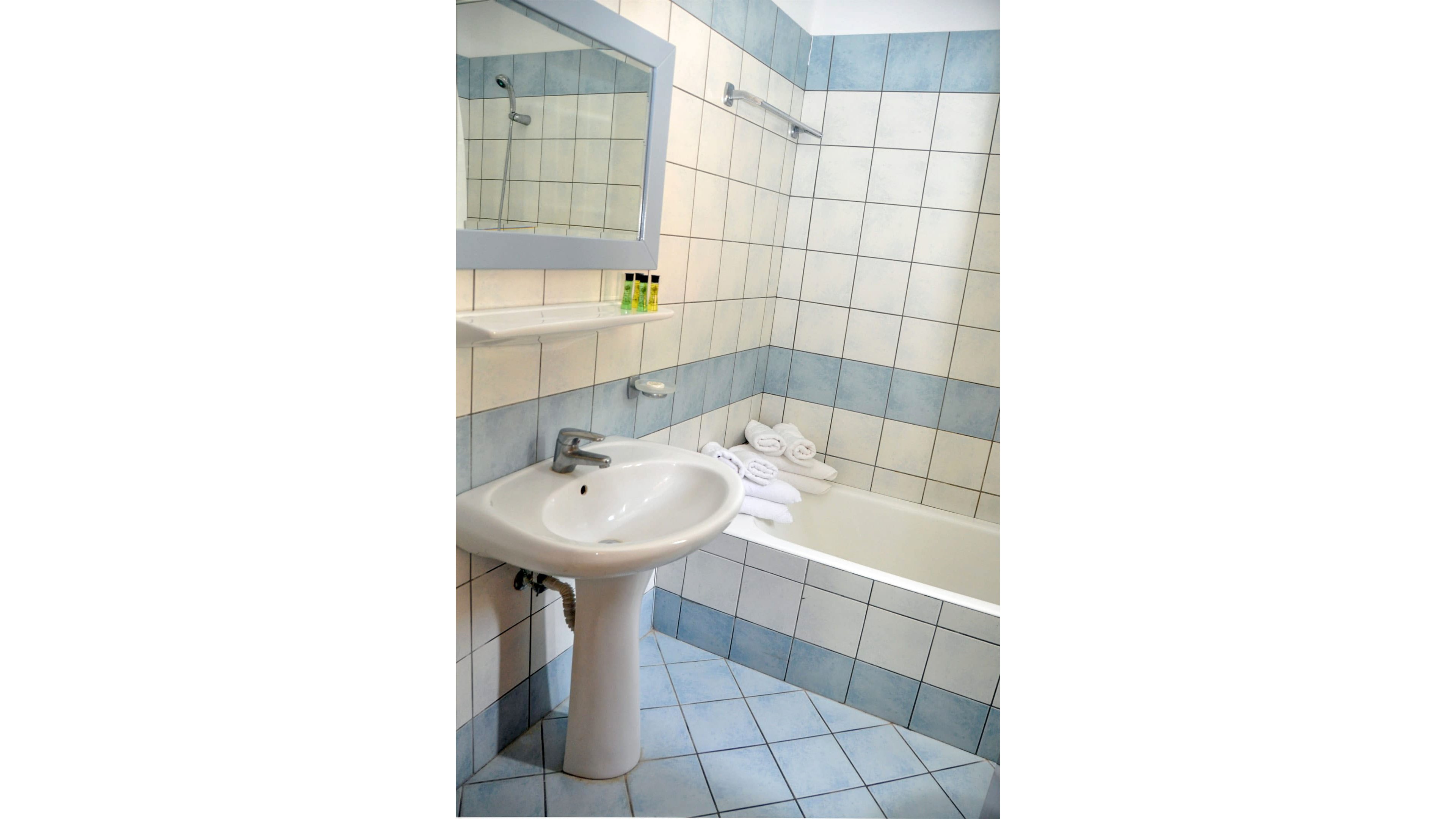 Koni Village Hotel Apartments
