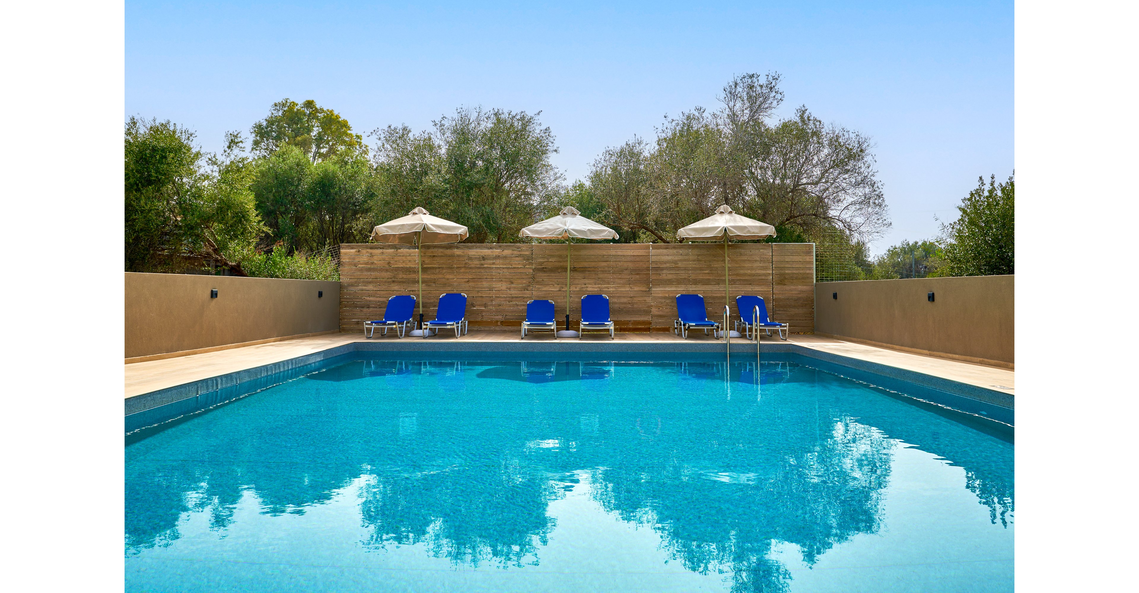 Acropolis Apartments