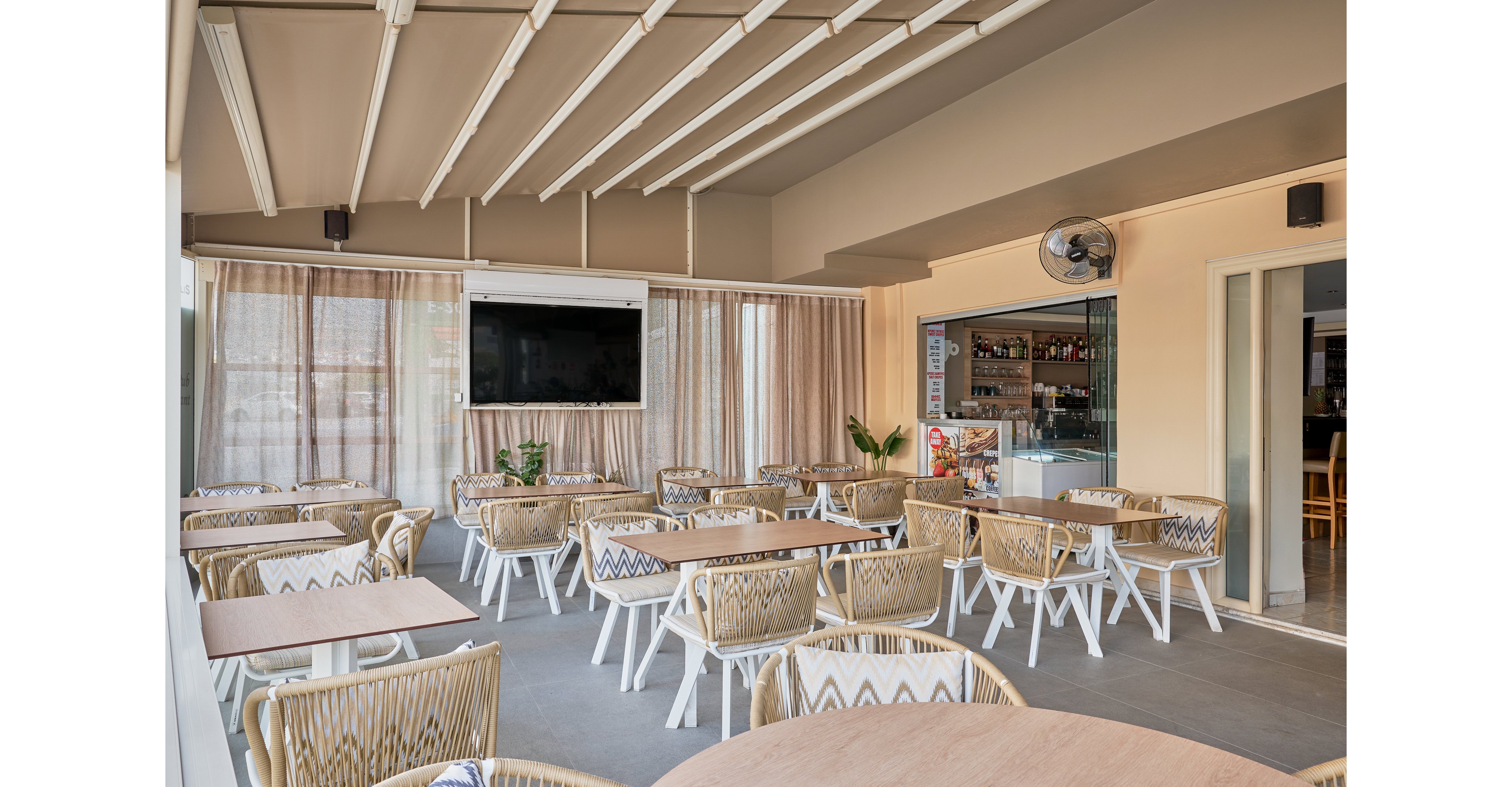 Acropolis Apartments