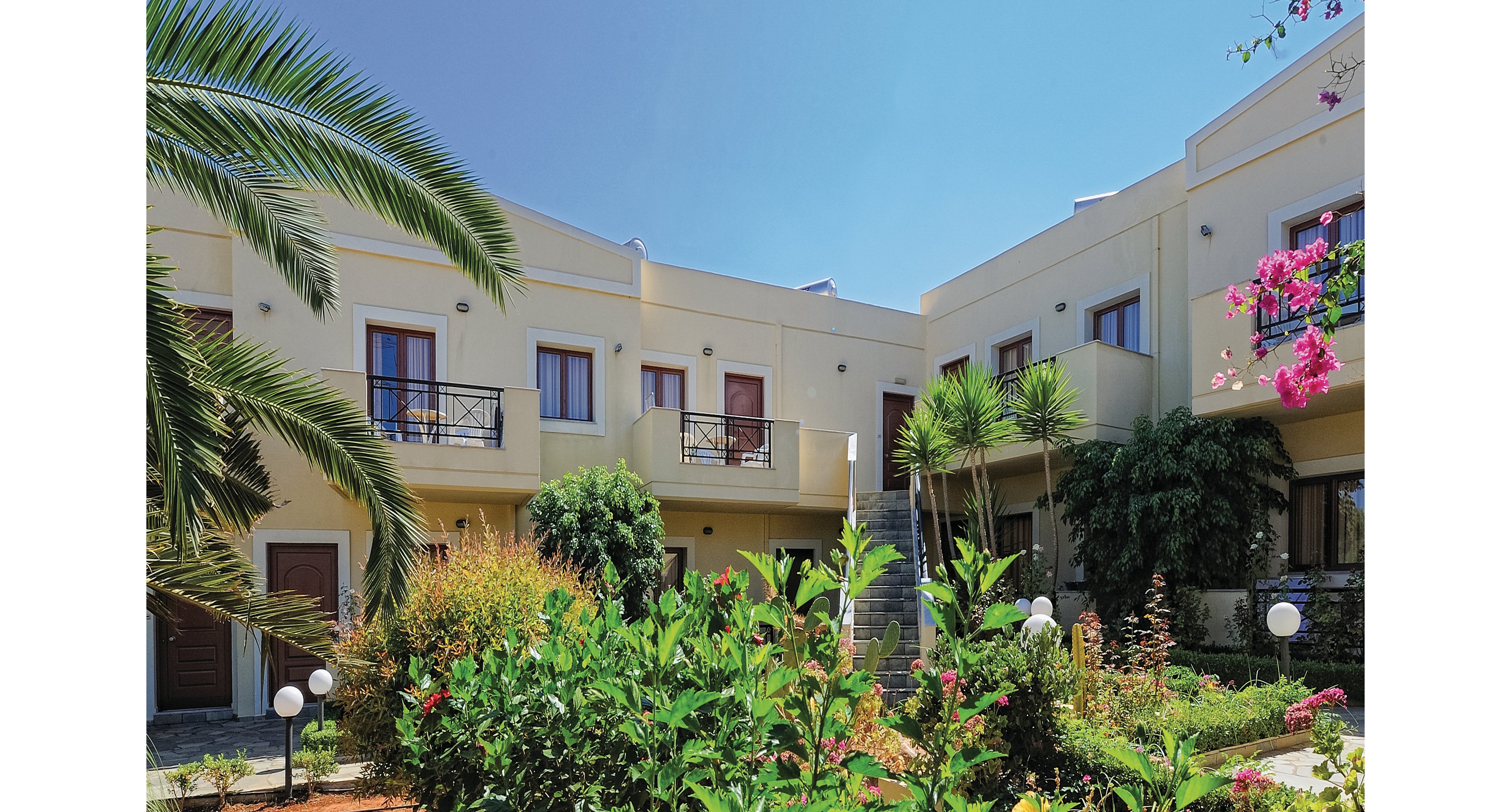 Maria Lambis Apartments