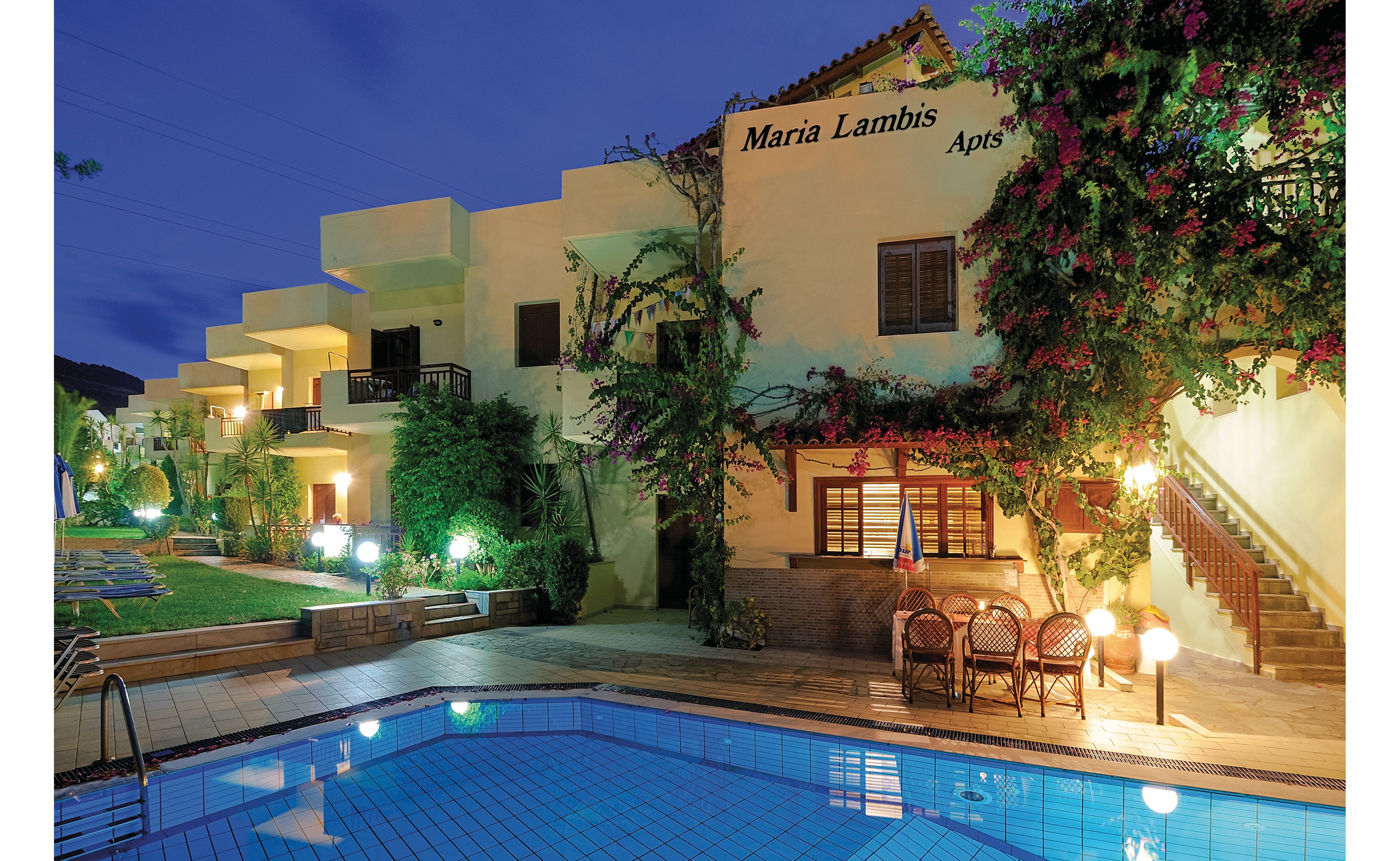 Maria Lambis Apartments