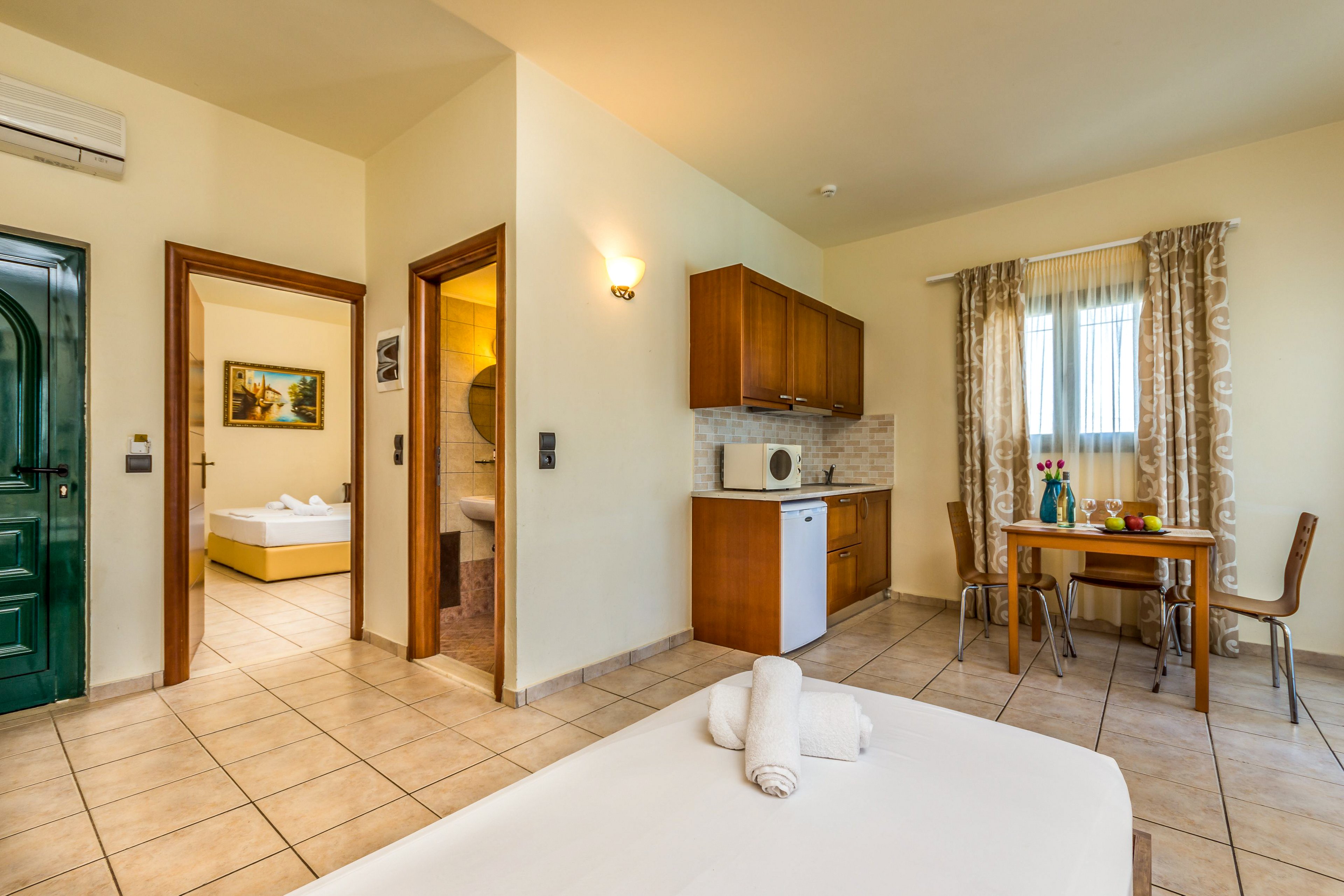 Dias Hotel & Apartments