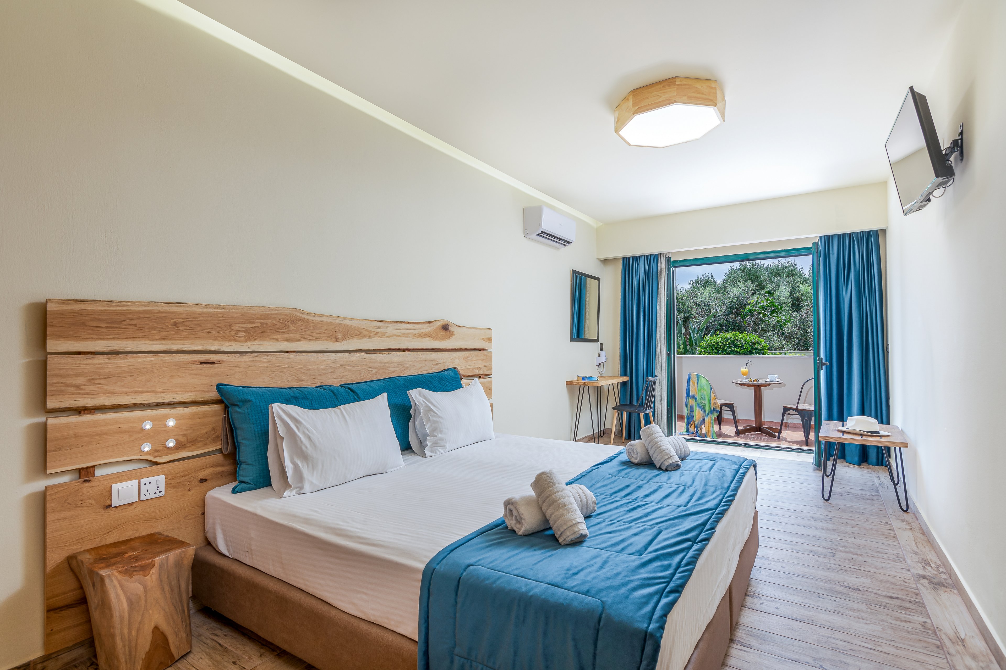 Dias Hotel & Apartments