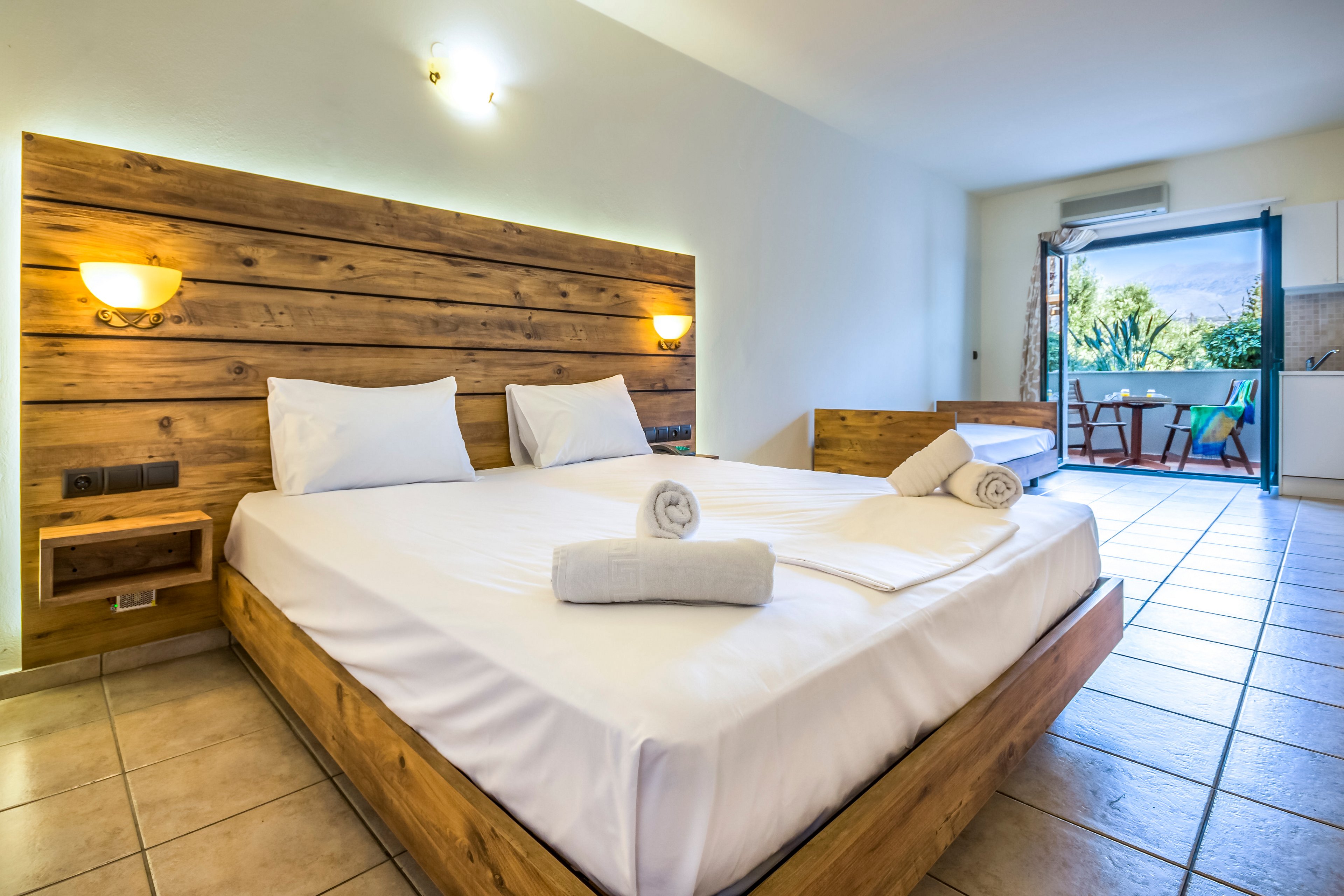 Dias Hotel & Apartments