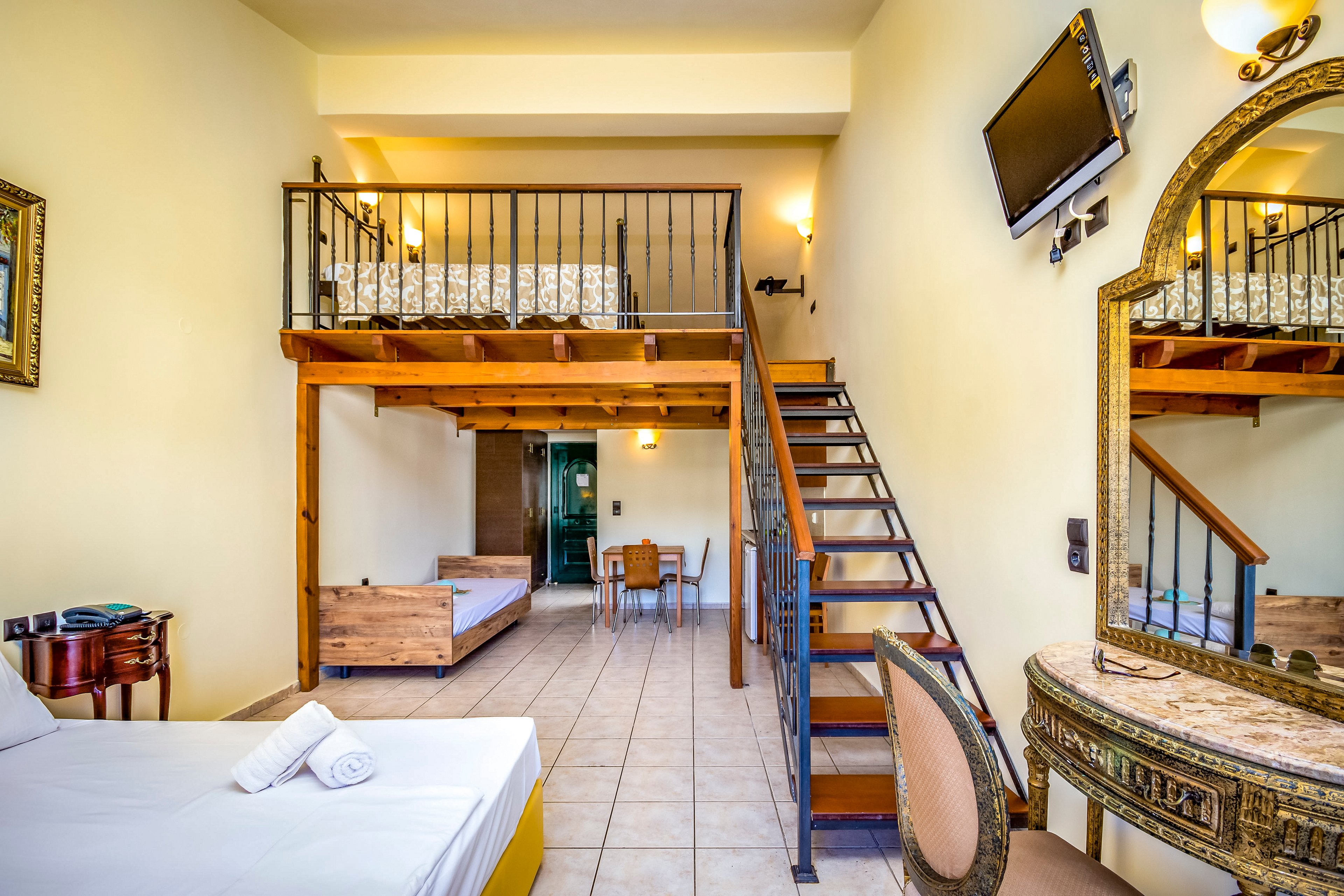 Dias Hotel & Apartments