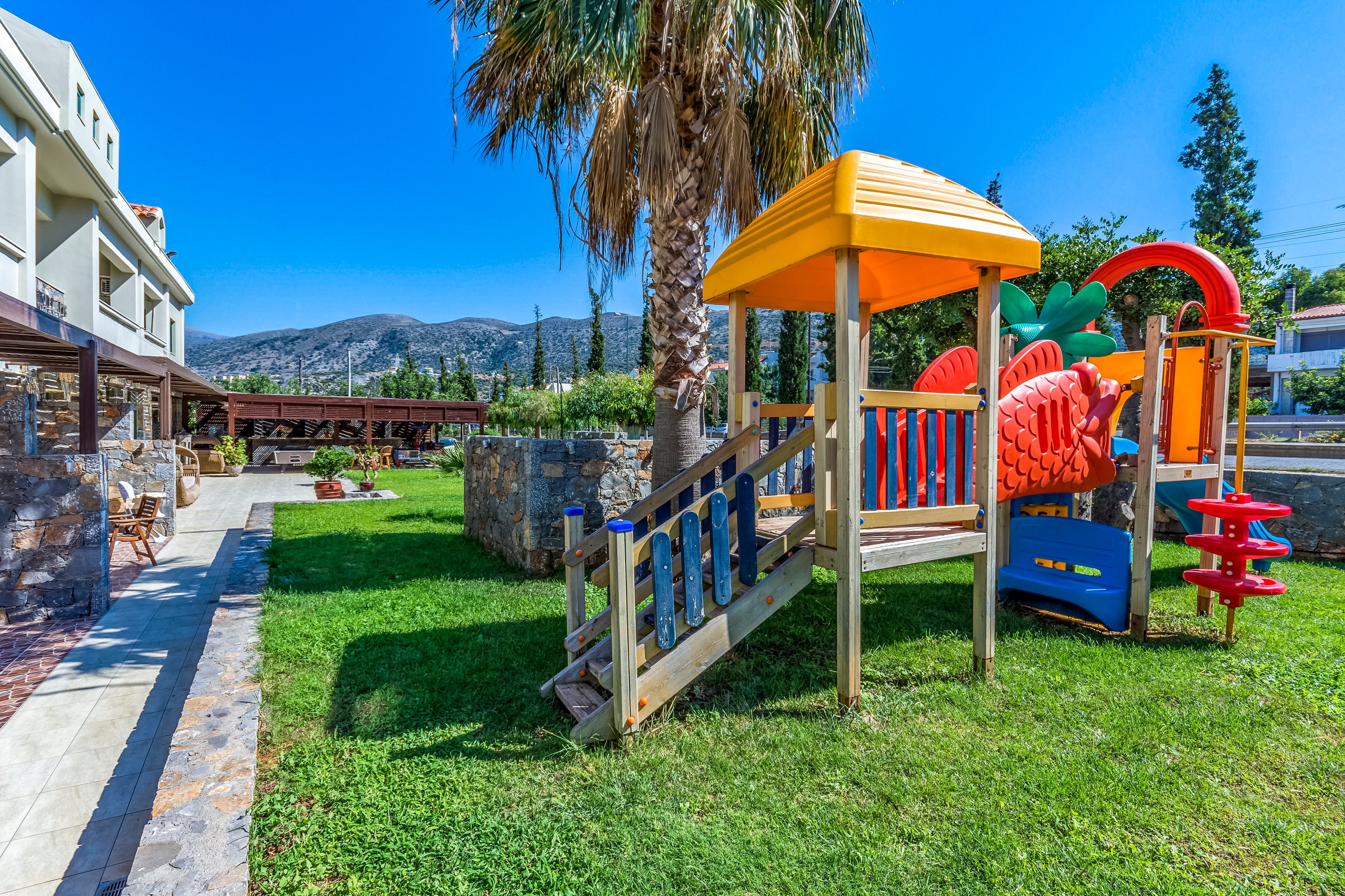 Dias Hotel & Apartments