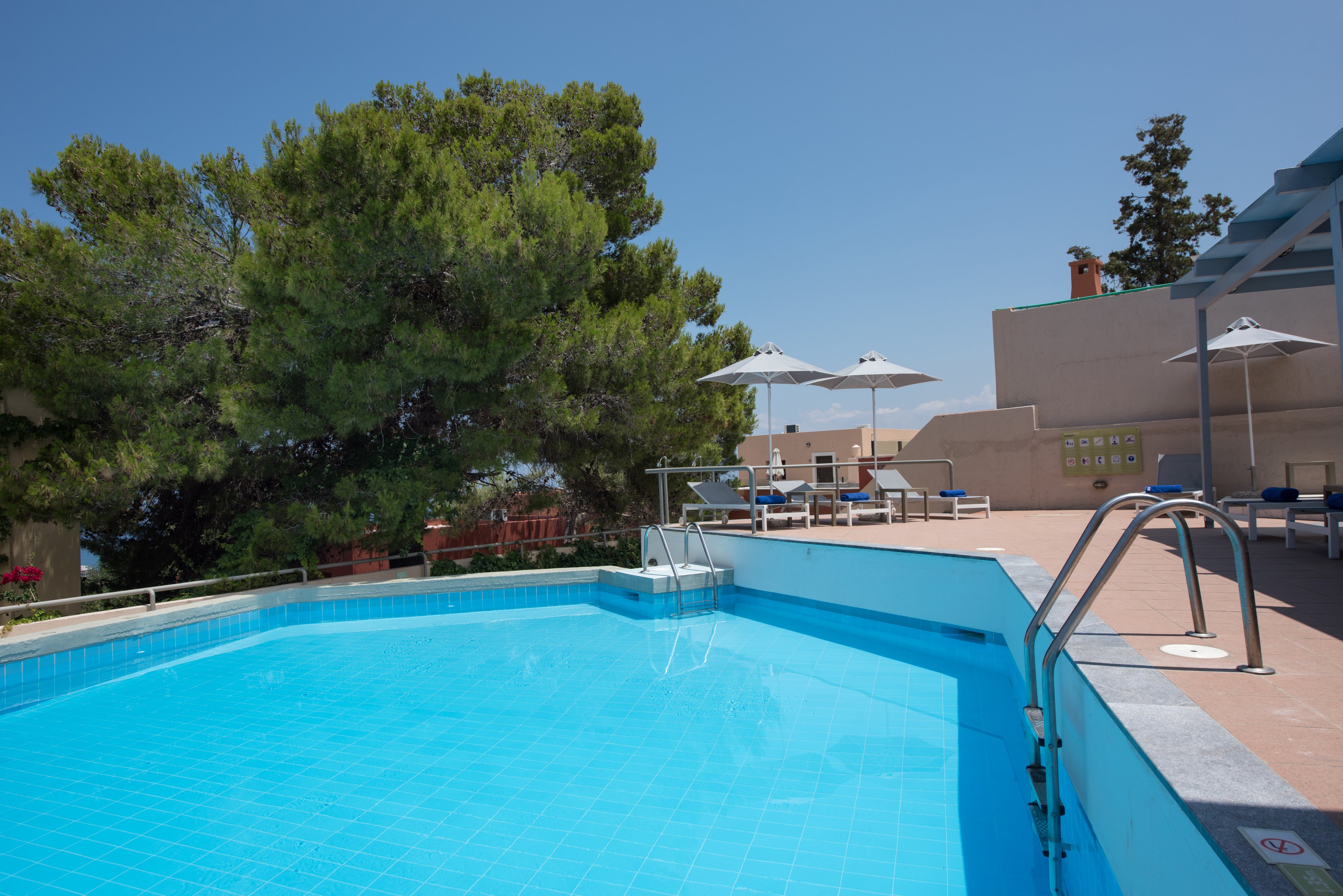 Sundance Apartments & Suites