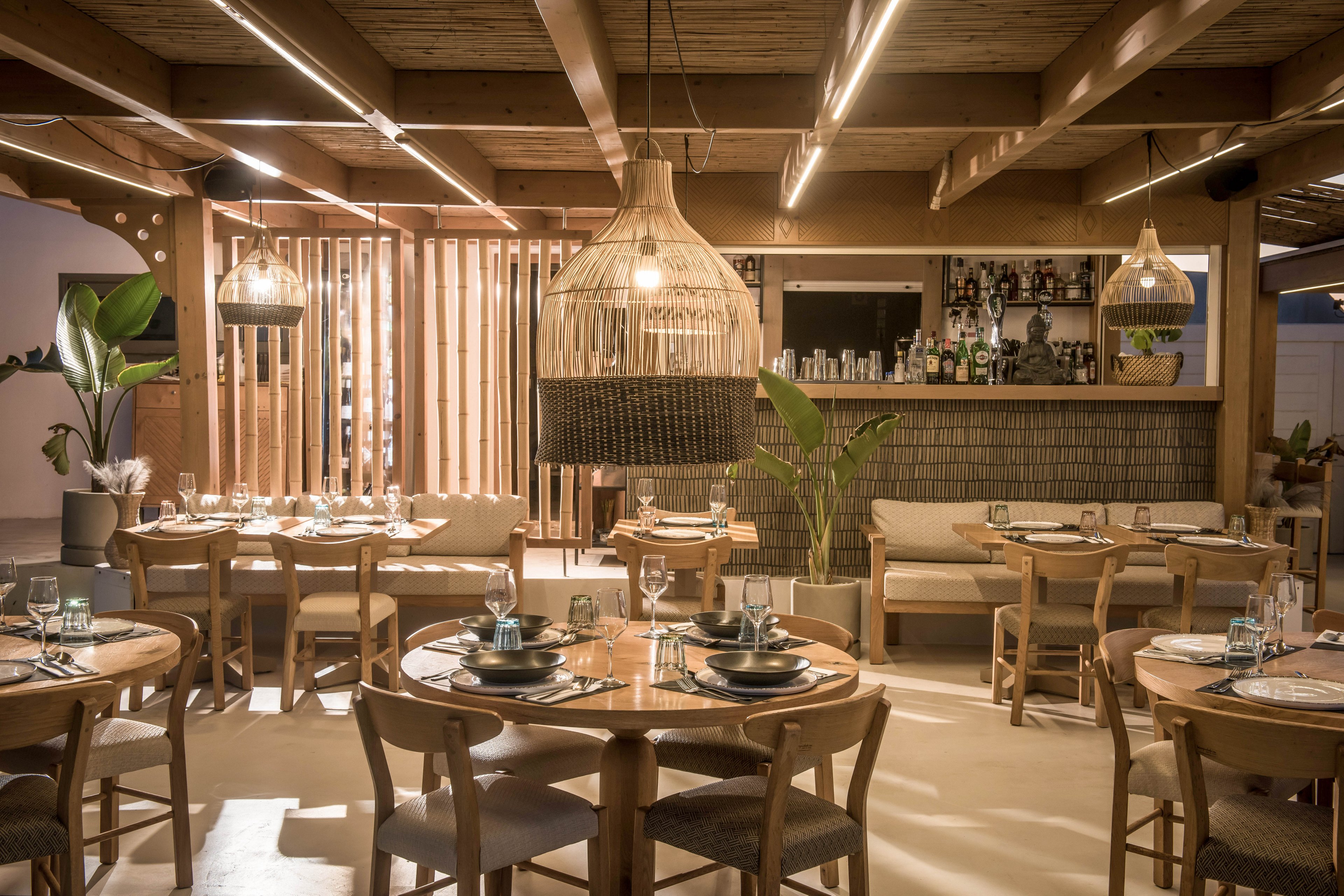 Enorme Maya Beach Hotel