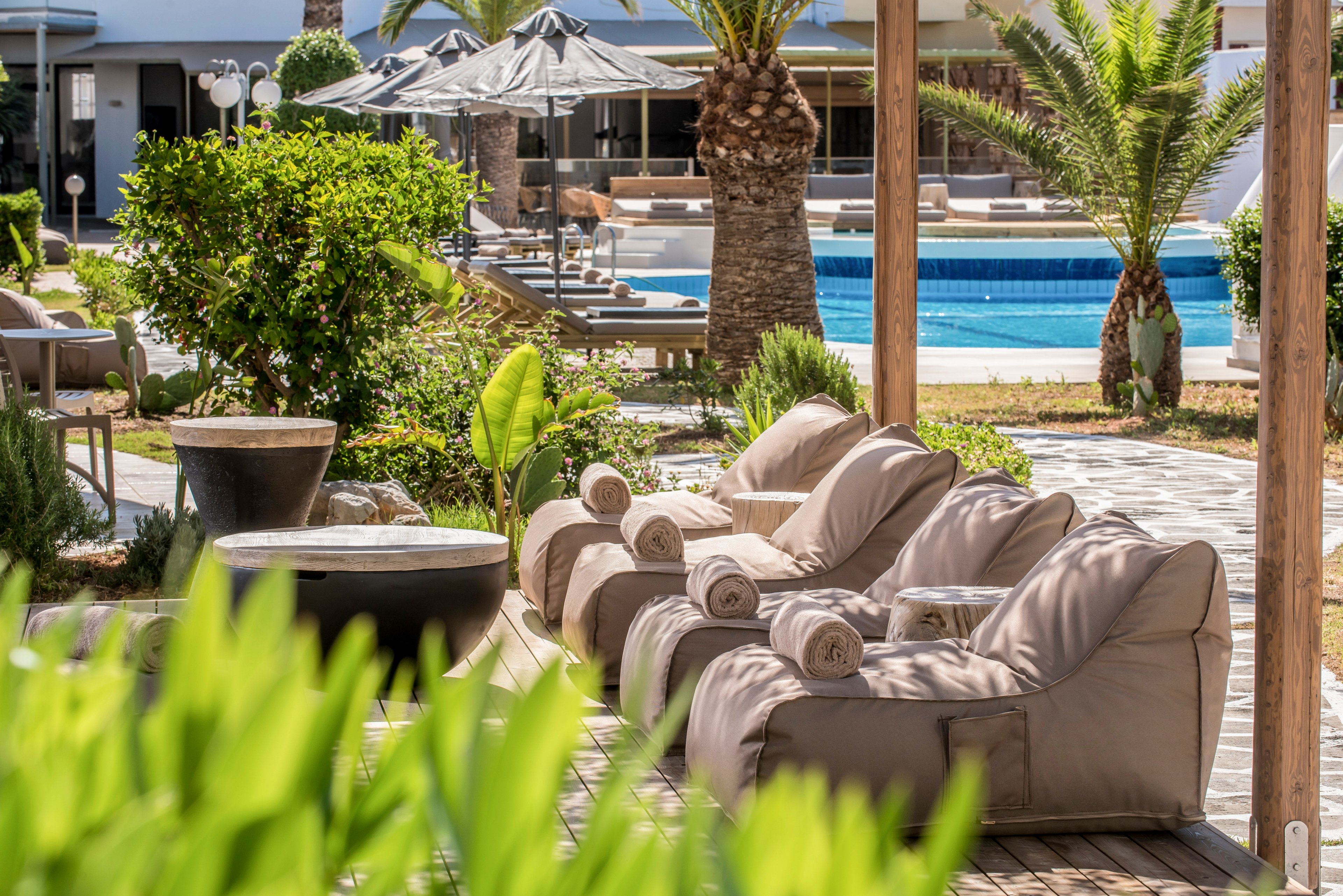 Enorme Maya Beach Hotel