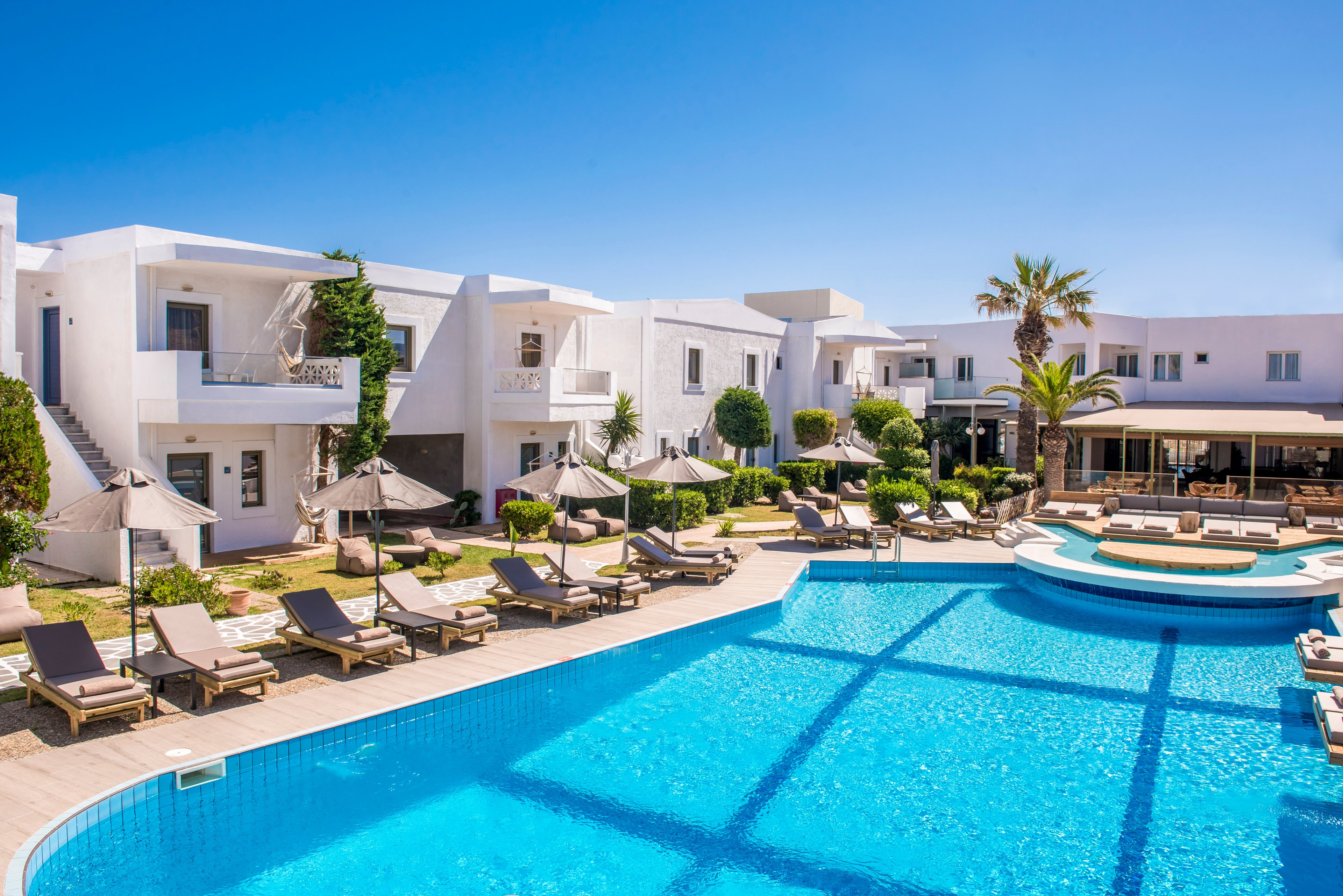 Enorme Maya Beach Hotel