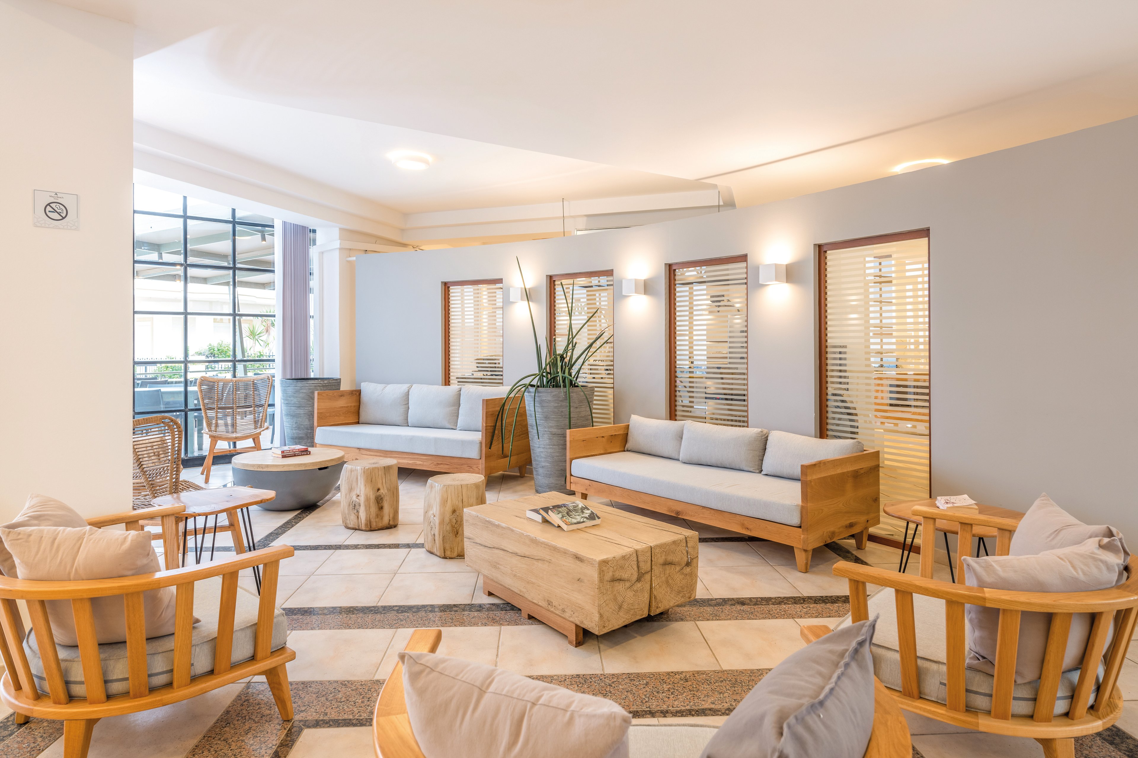 Enorme Maya Beach Hotel