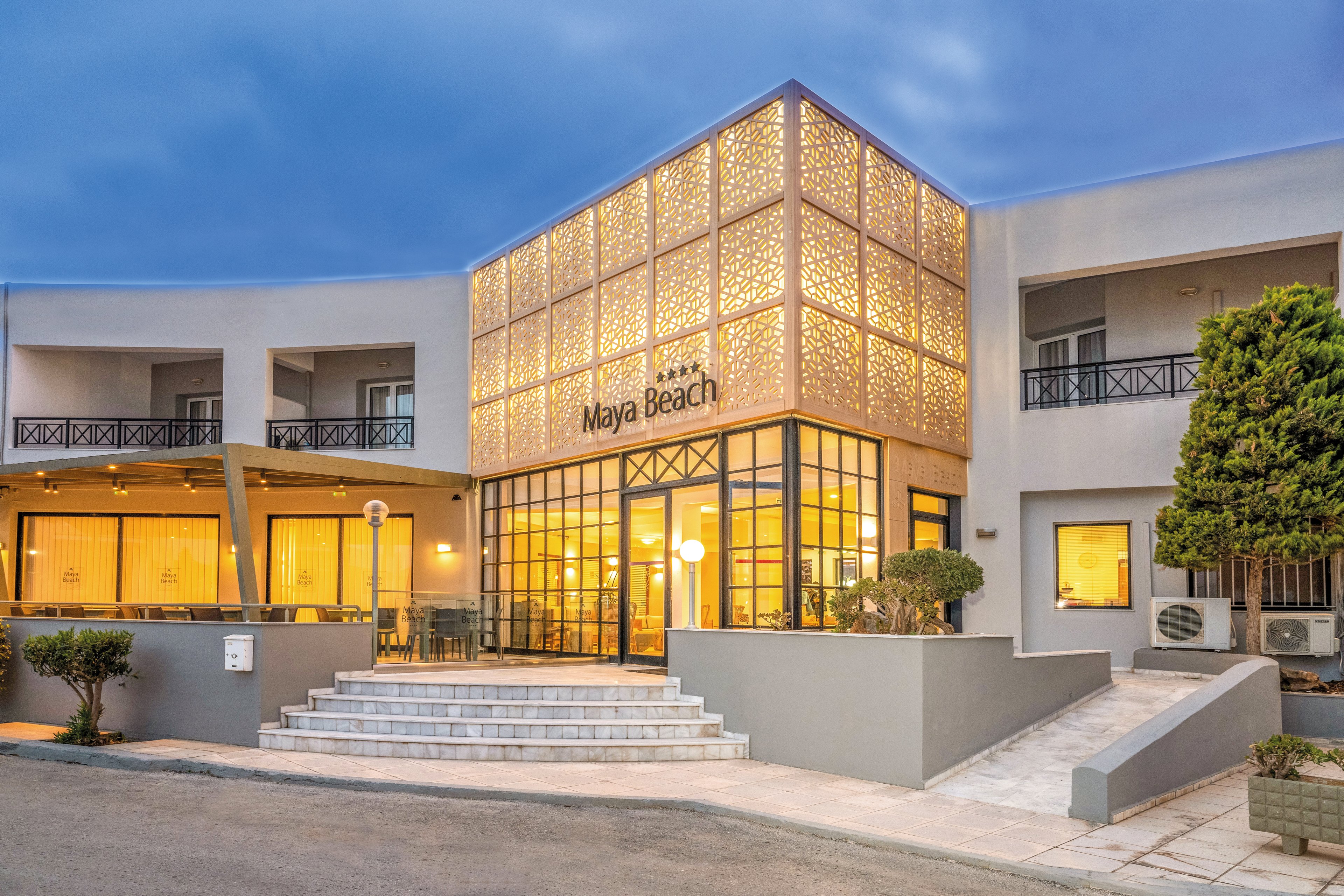 Enorme Maya Beach Hotel