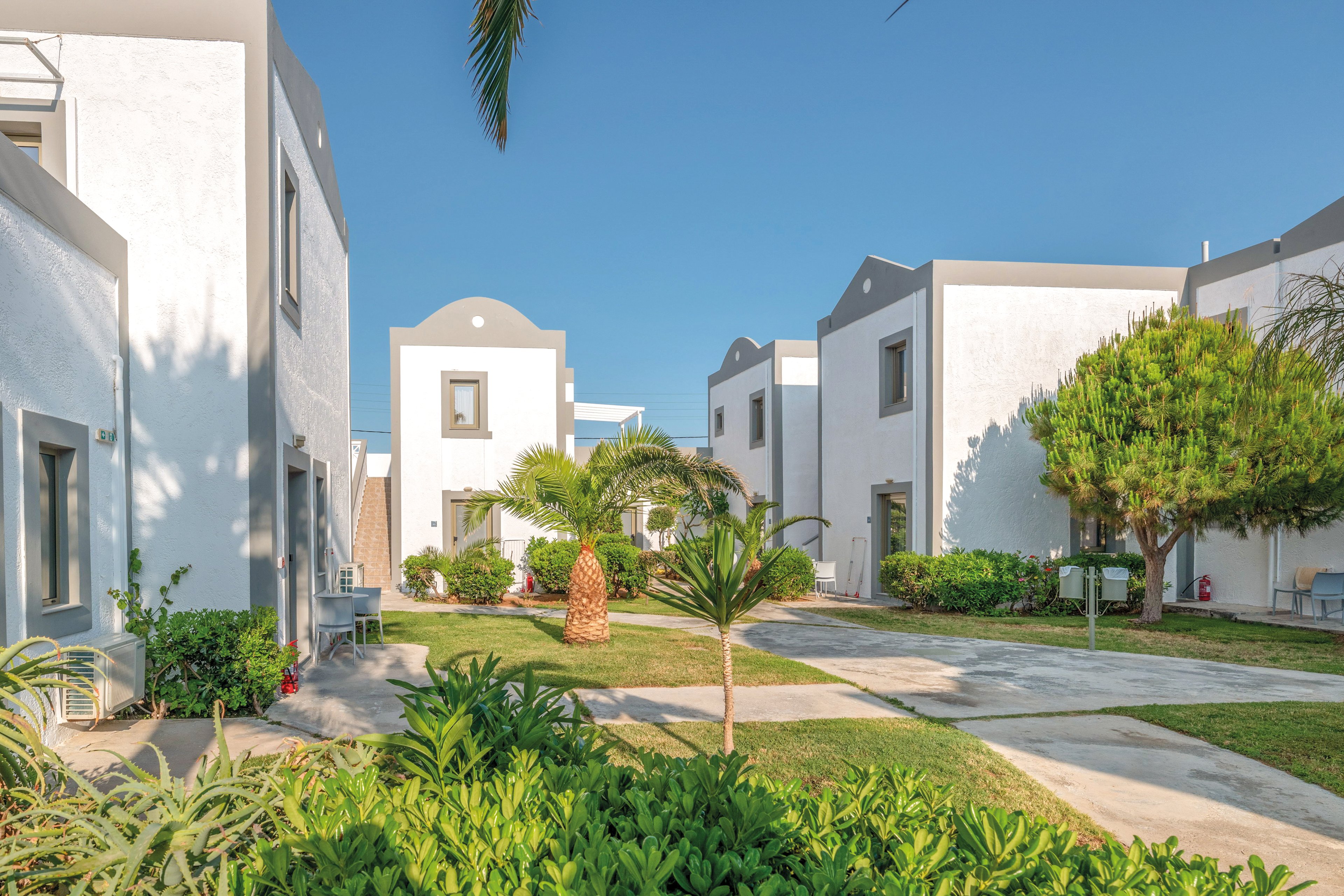 Enorme Maya Beach Hotel