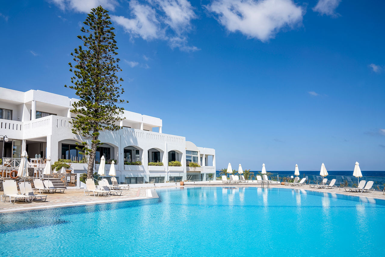 Maritimo Beach Hotel