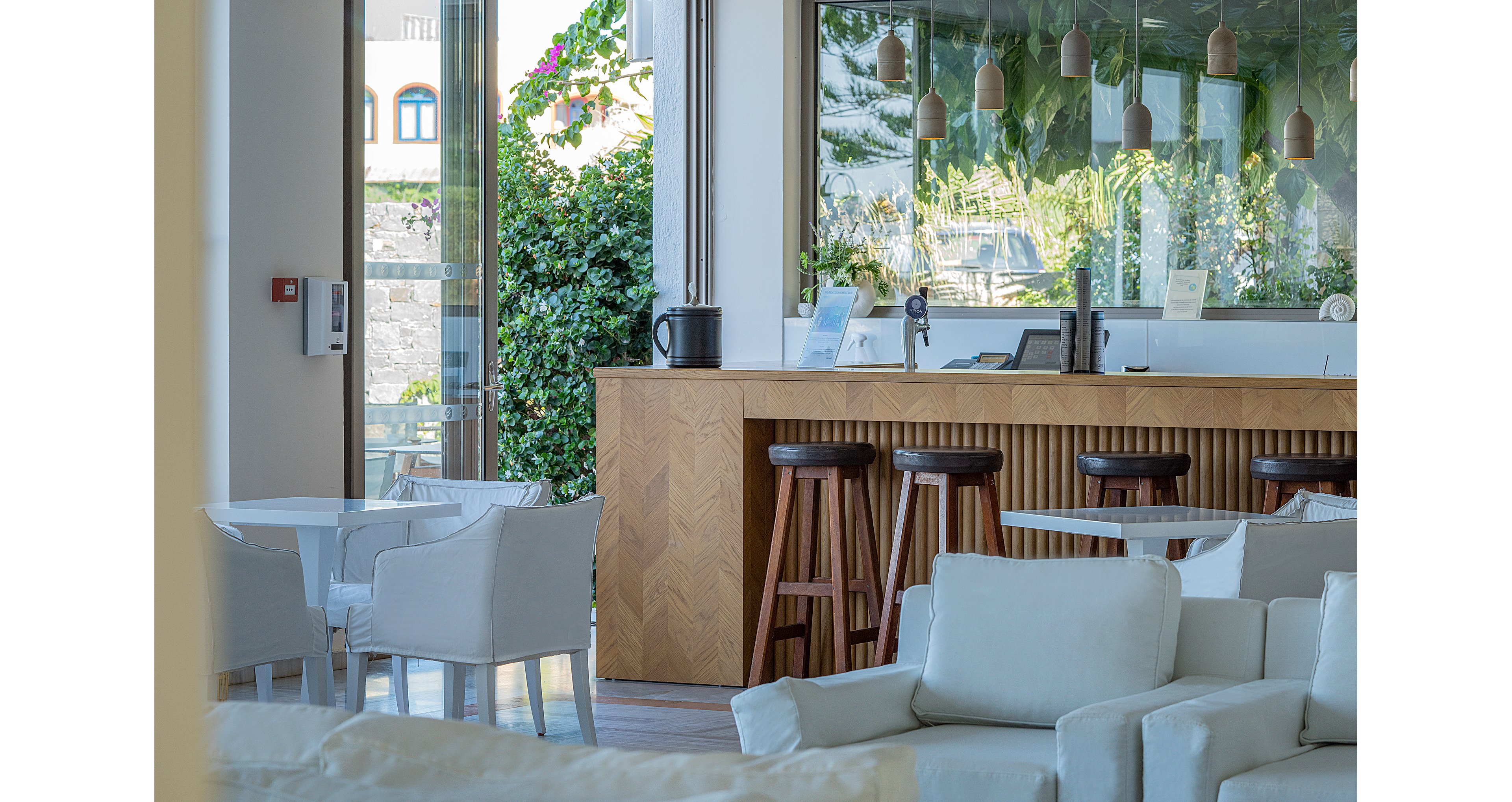 Maritimo Beach Hotel