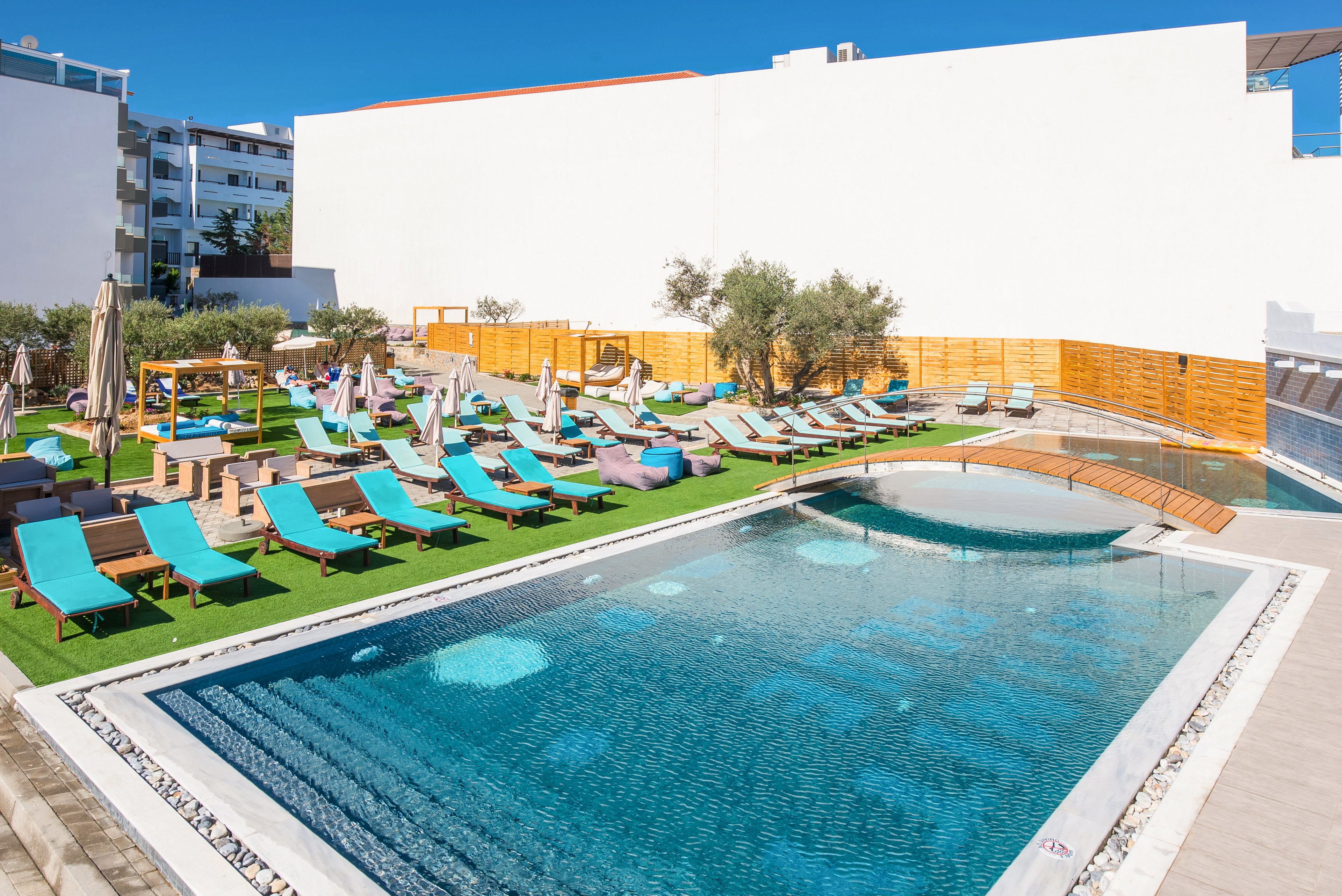 Enorme Infinity Beach formerly Infinity Blue Boutique & Spa