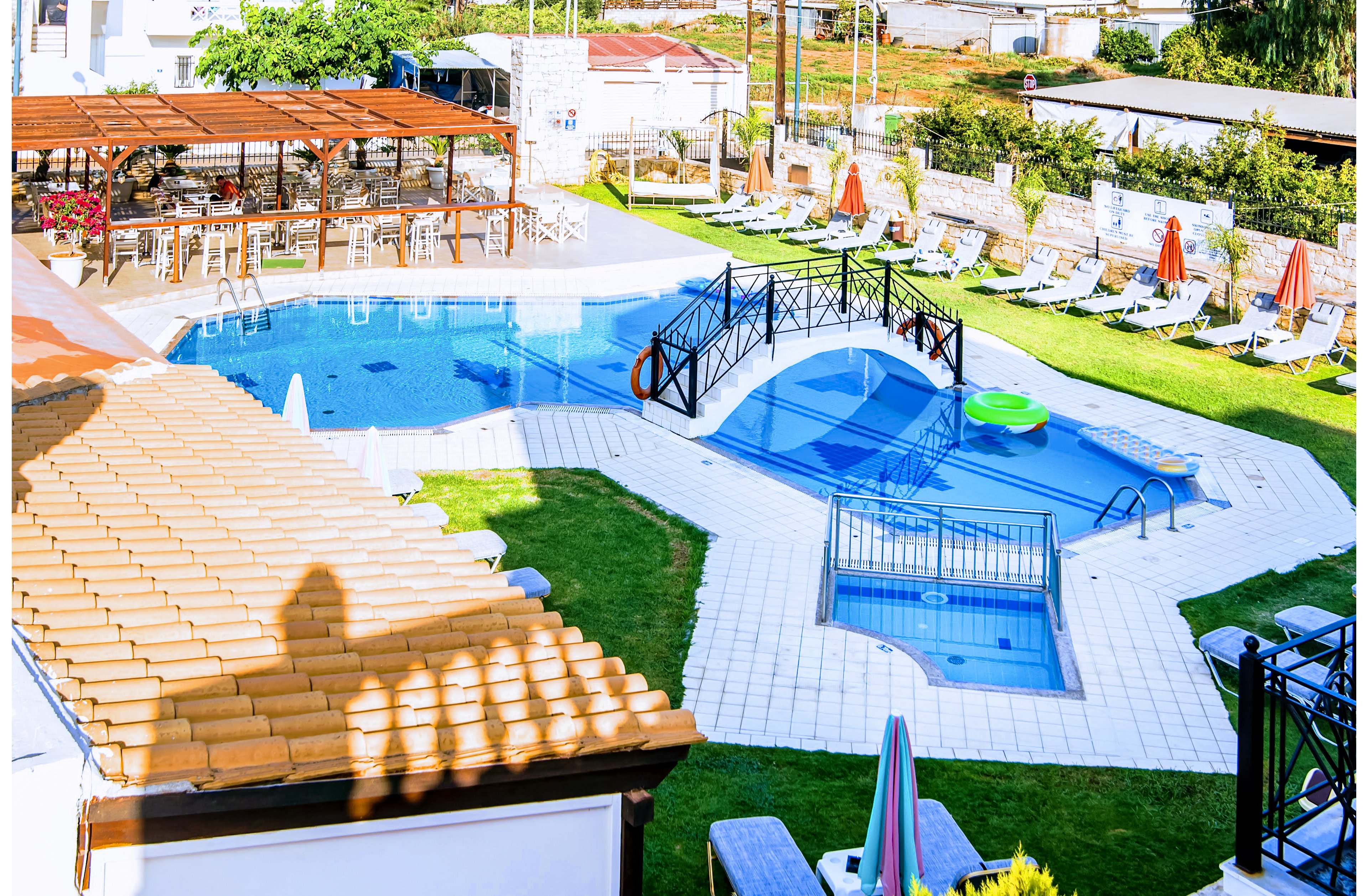 Yiannis Manos Hotel Resort