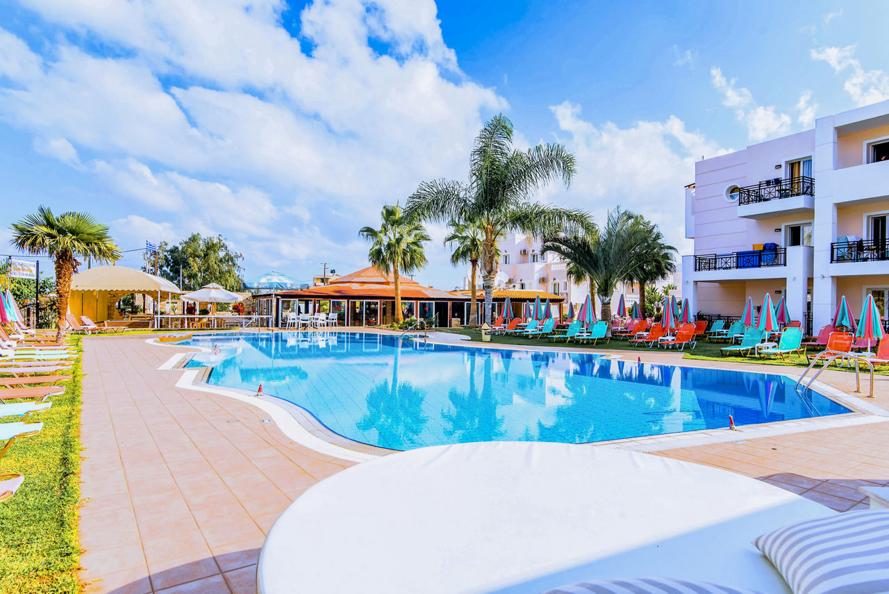 Yiannis Manos Hotel Resort