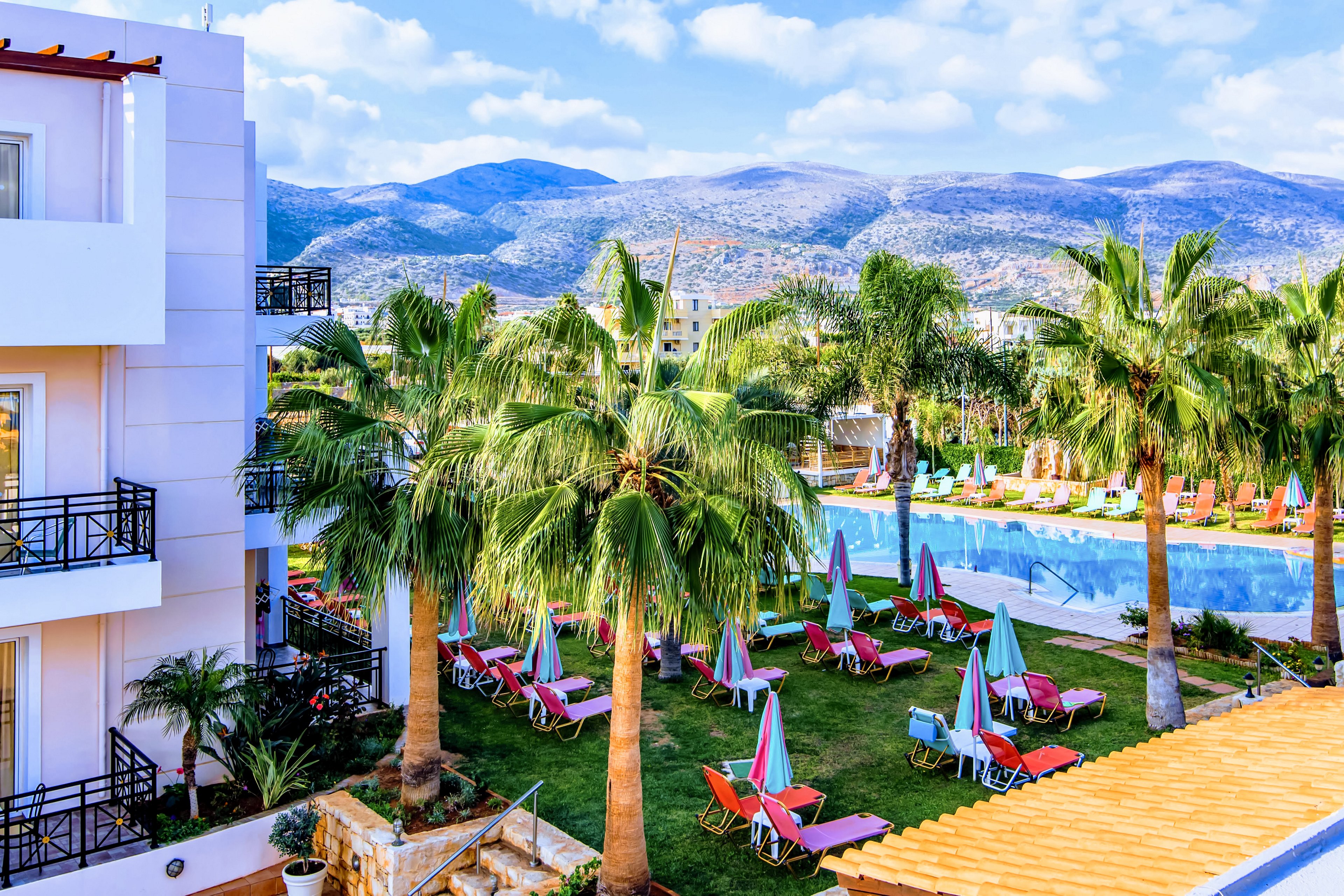 Yiannis Manos Hotel Resort