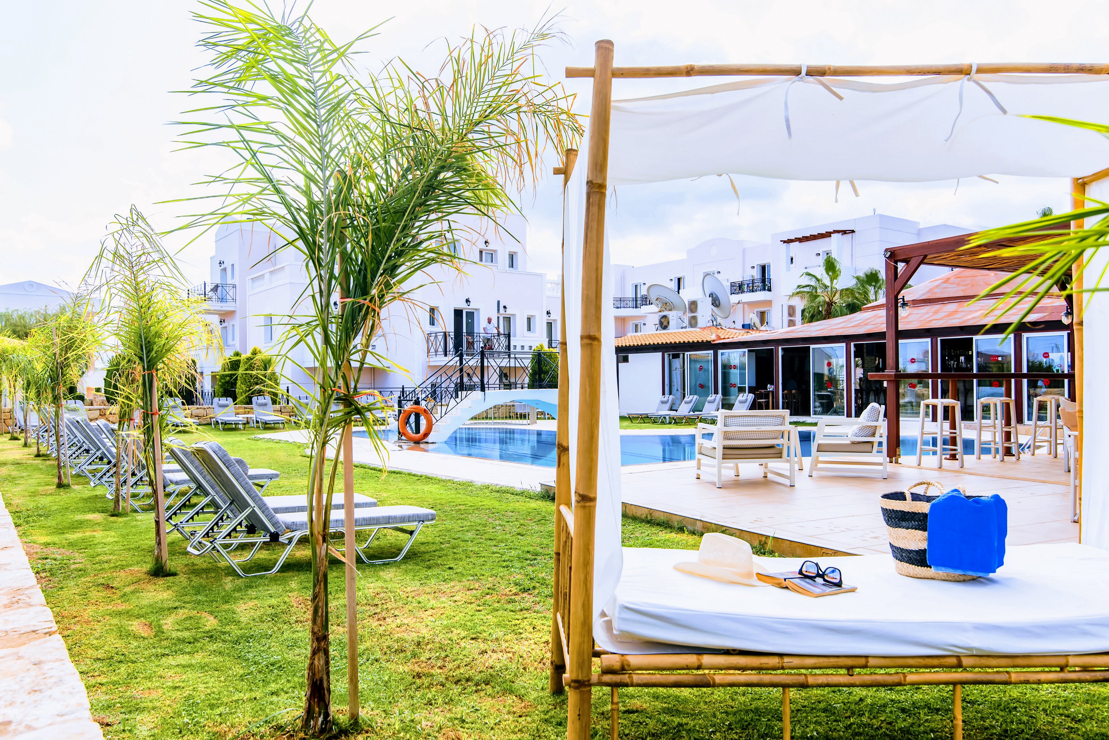 Yiannis Manos Hotel Resort