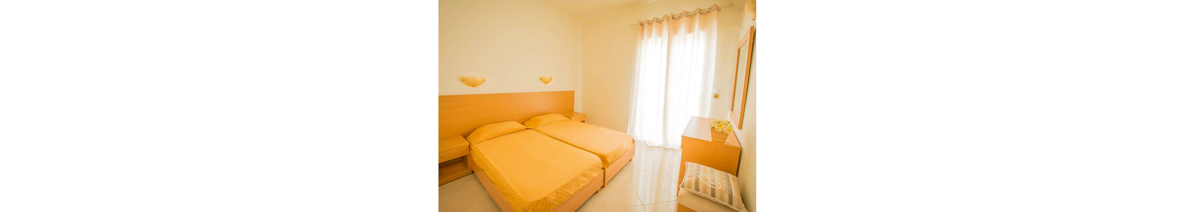 Hotel Frixos & Apartments