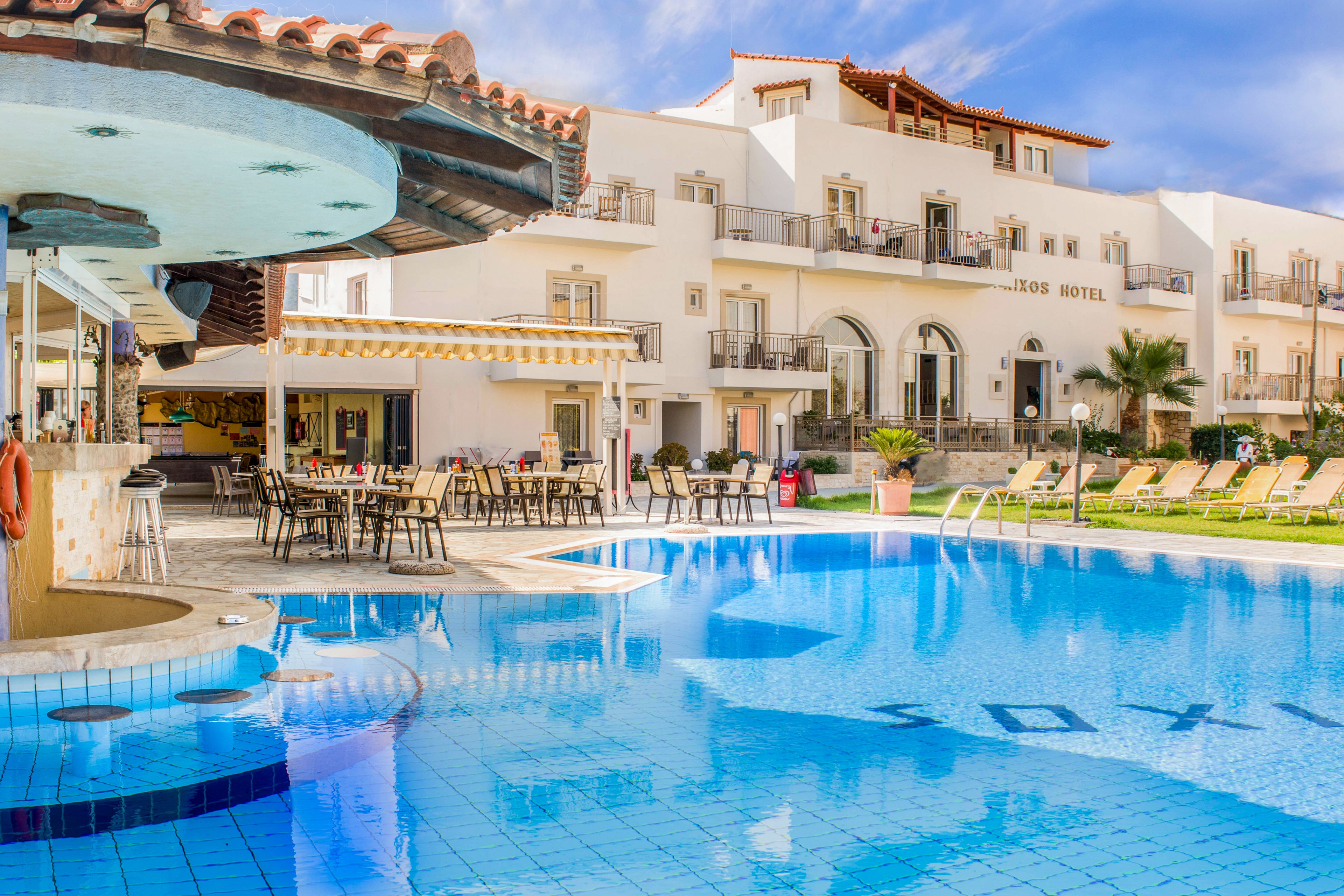 Hotel Frixos & Apartments