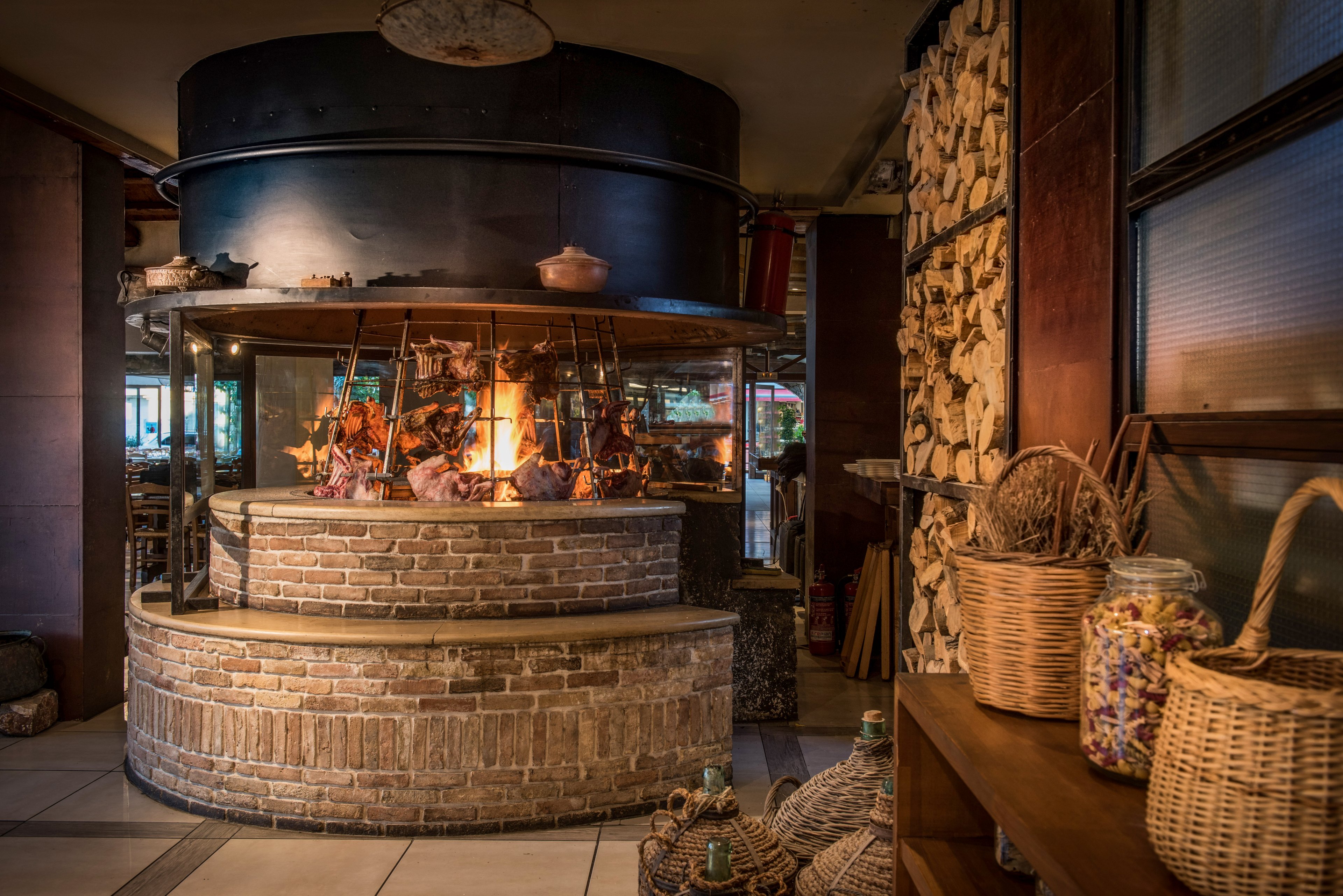 Petousis Hotel & Suites