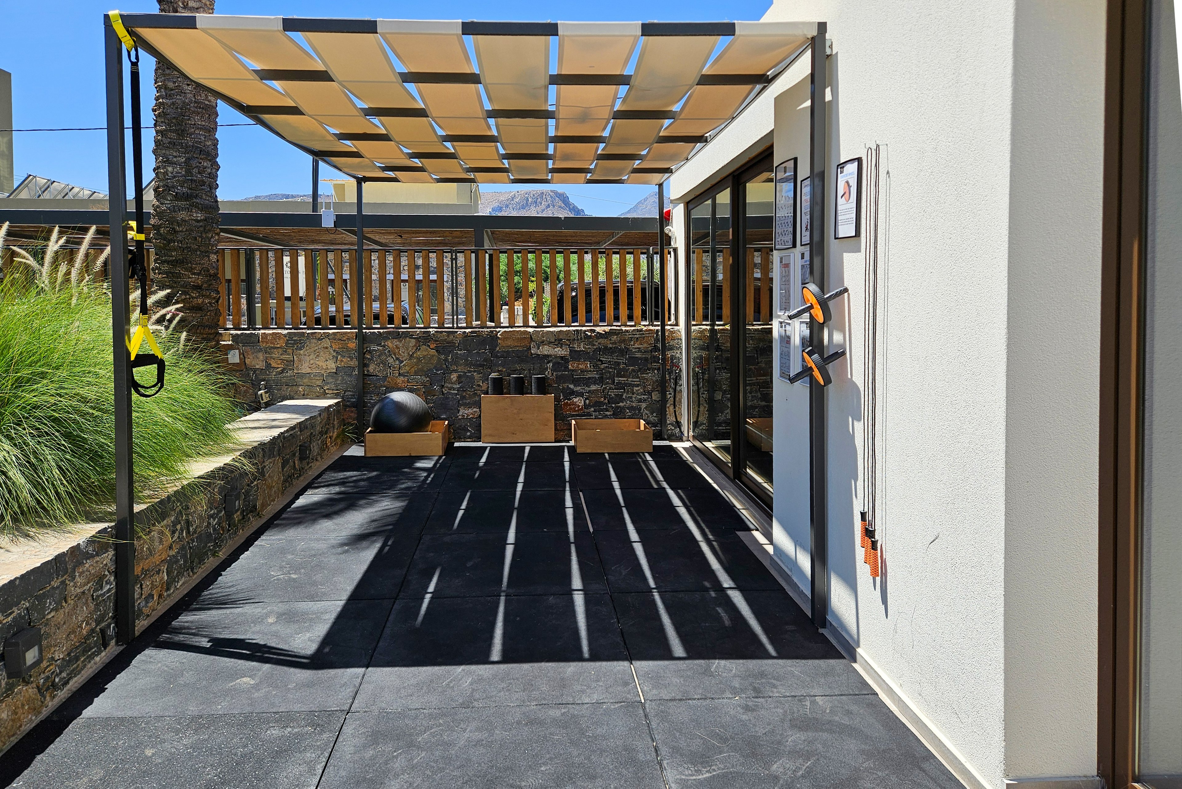 Petousis Hotel & Suites