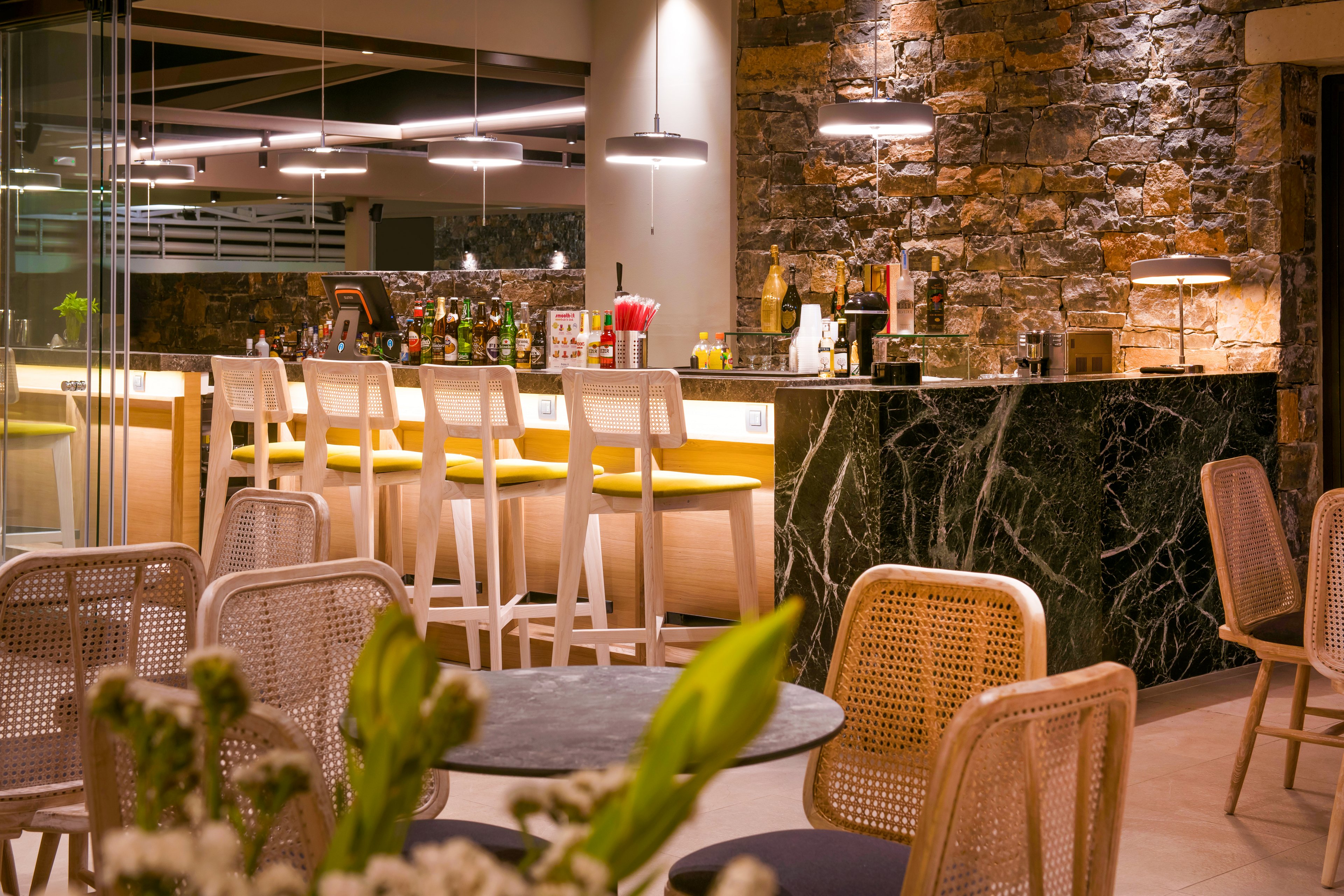 Petousis Hotel & Suites