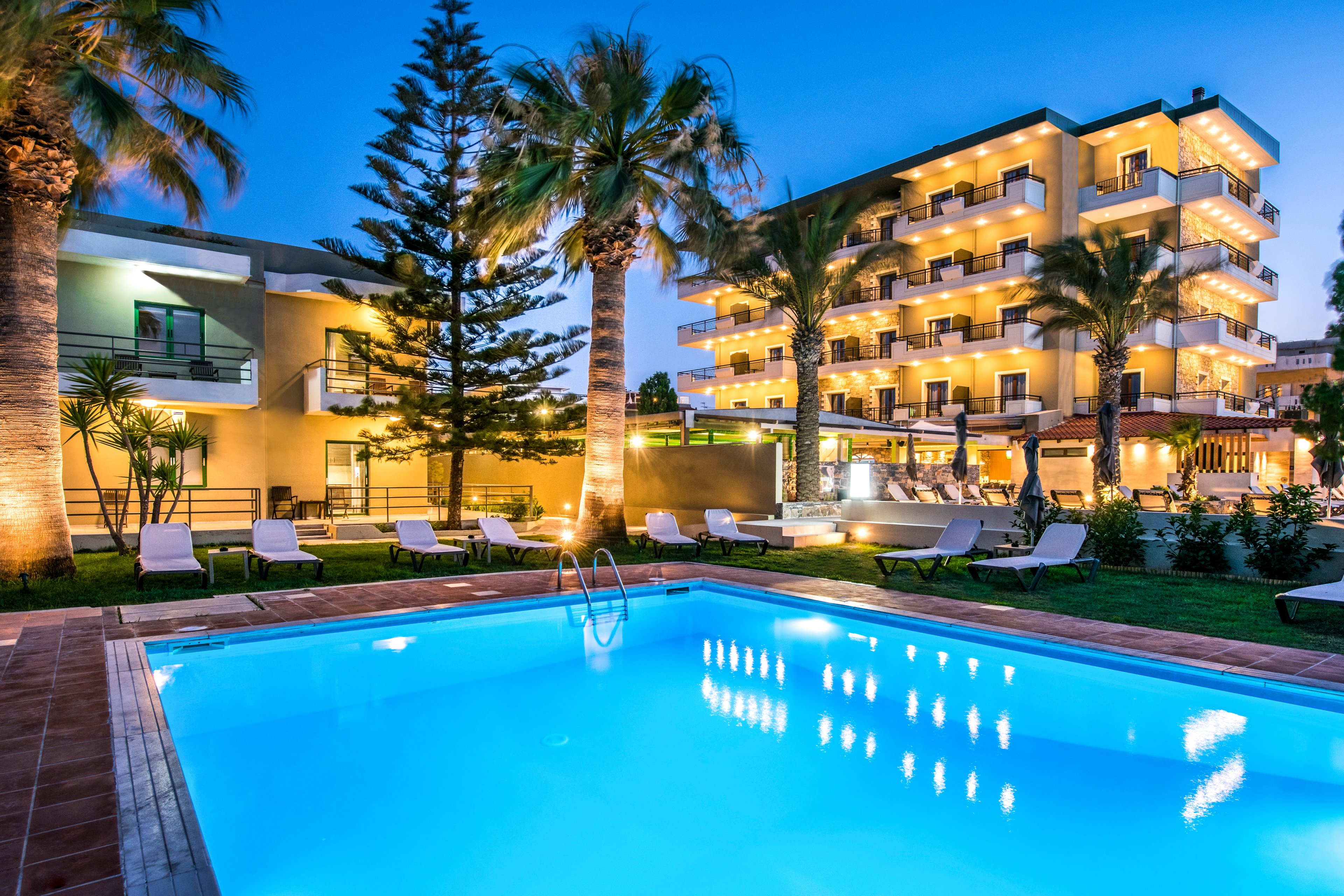 Petousis Hotel & Suites