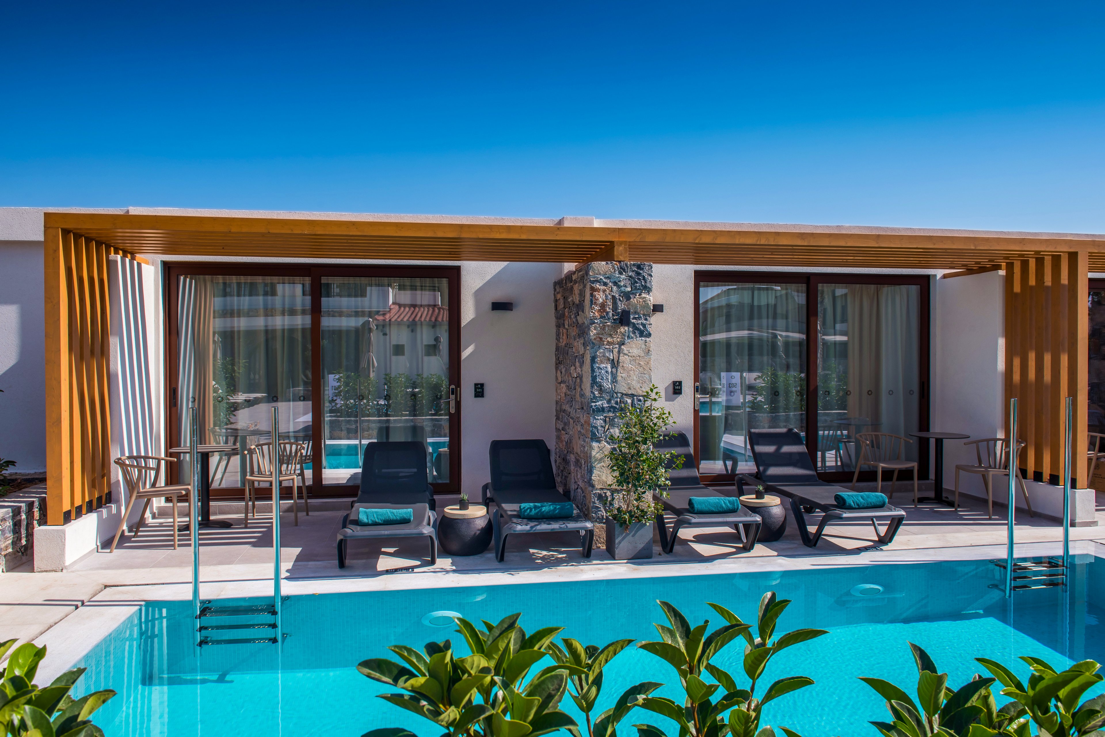 Petousis Hotel & Suites