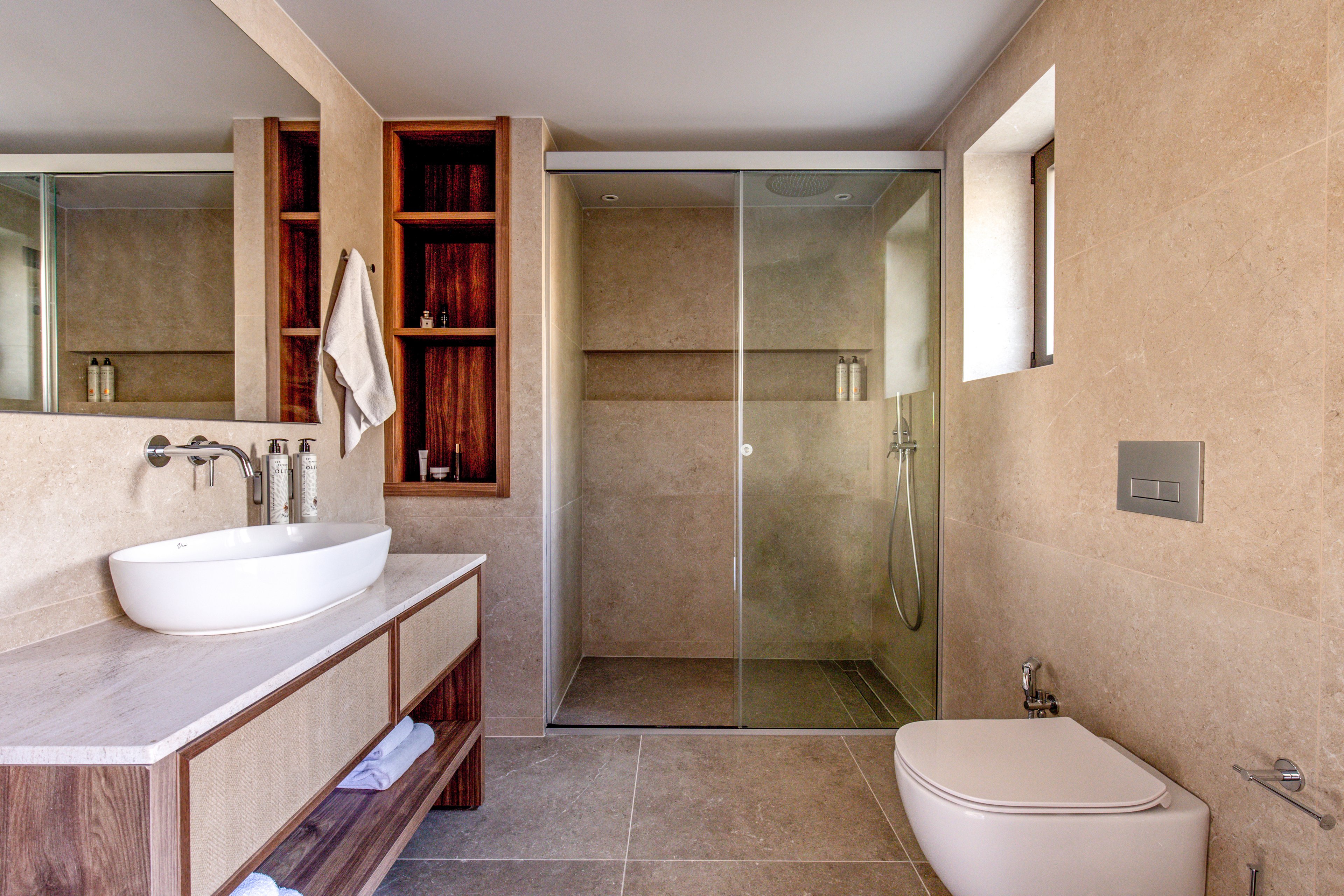 Elios Hill Sun Kissed Happiness