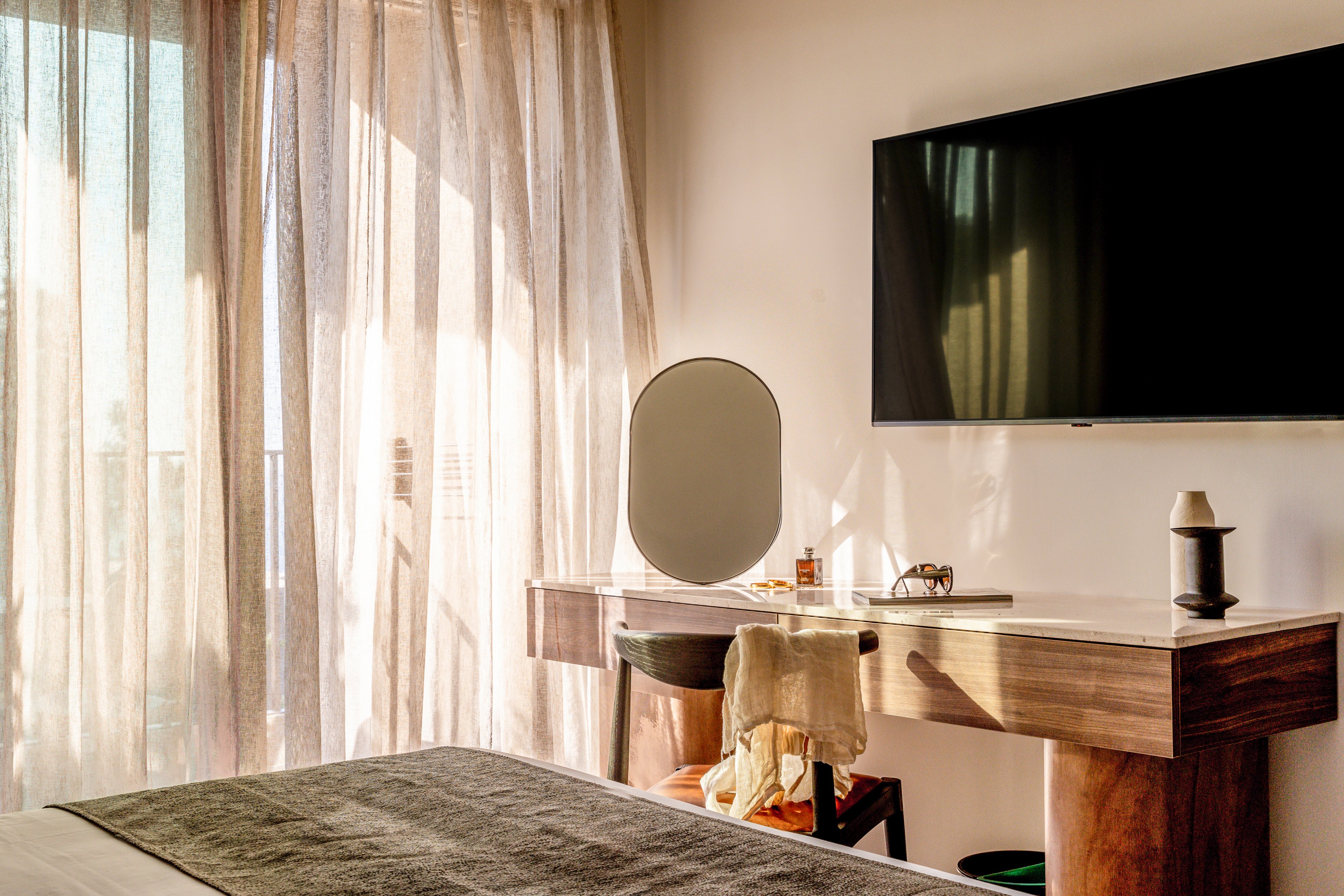 Elios Hill Sun Kissed Happiness