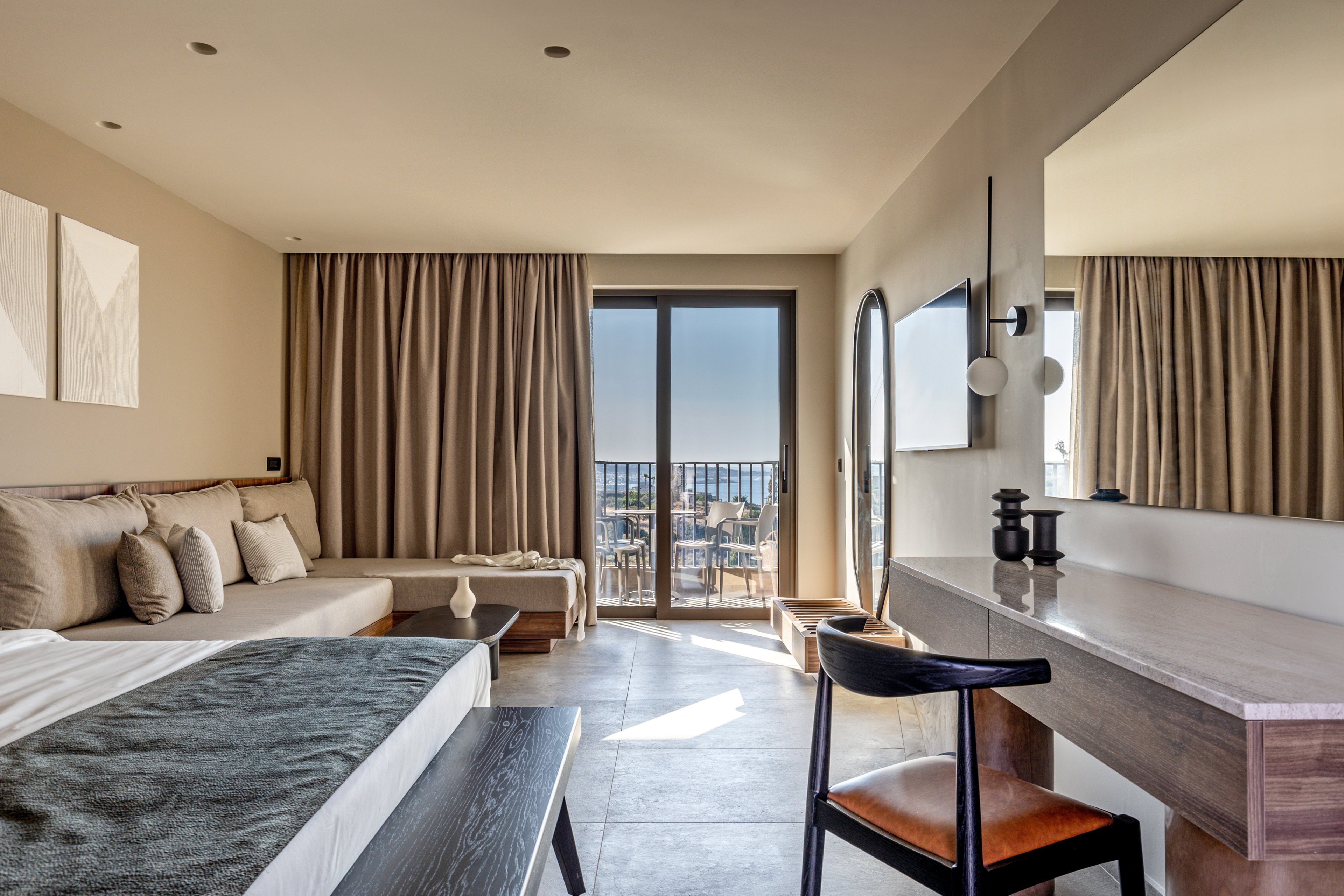 Elios Hill Sun Kissed Happiness