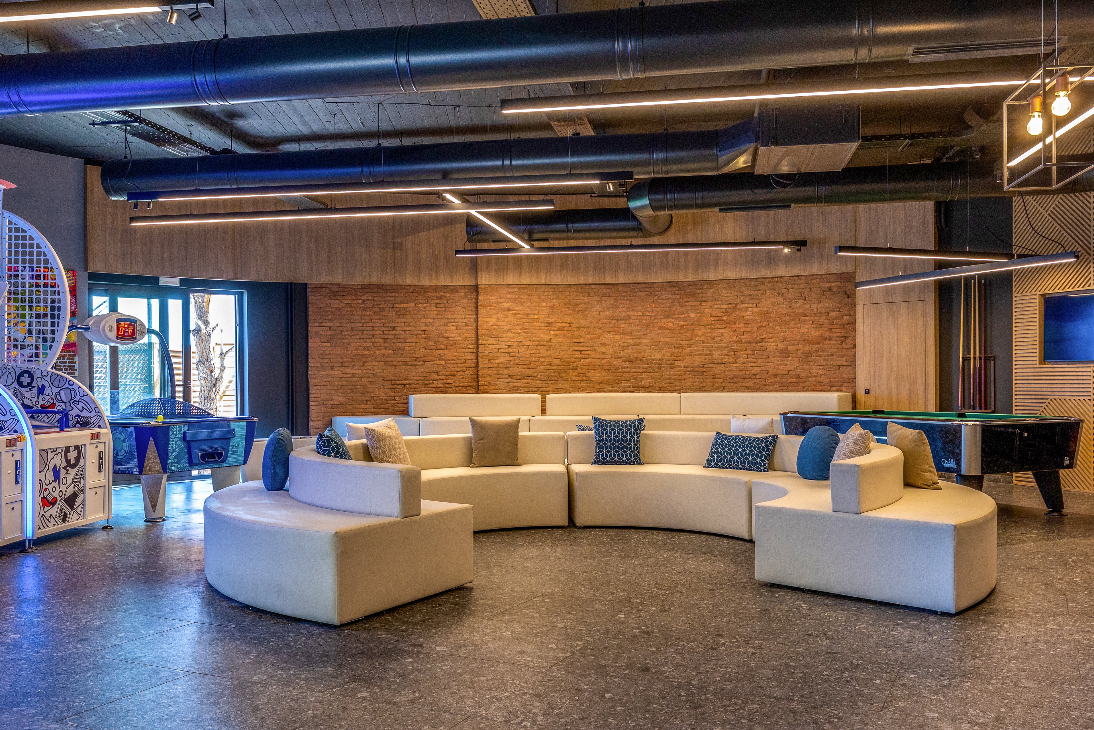 Elios Hill Sun Kissed Happiness