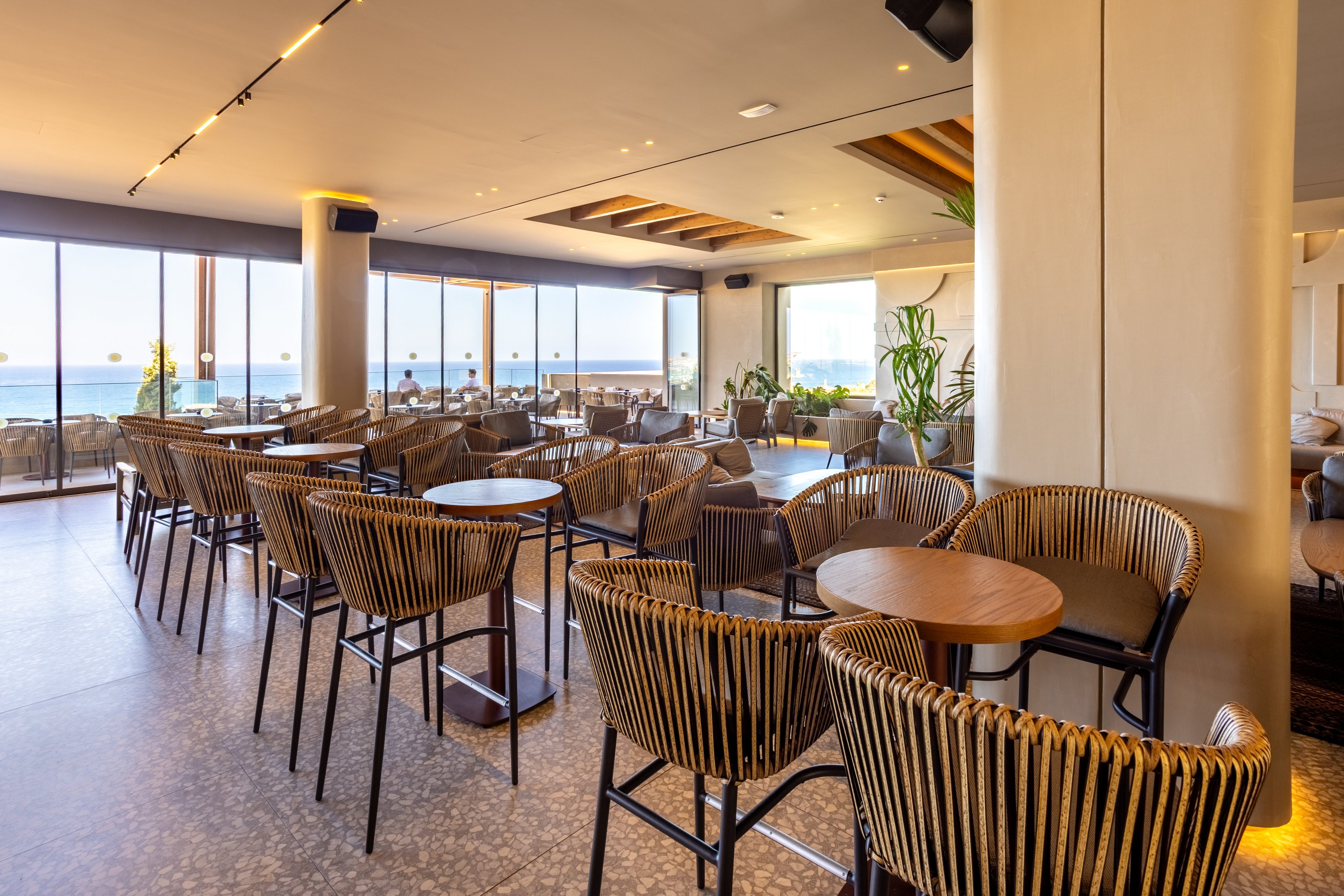 Elios Hill Sun Kissed Happiness