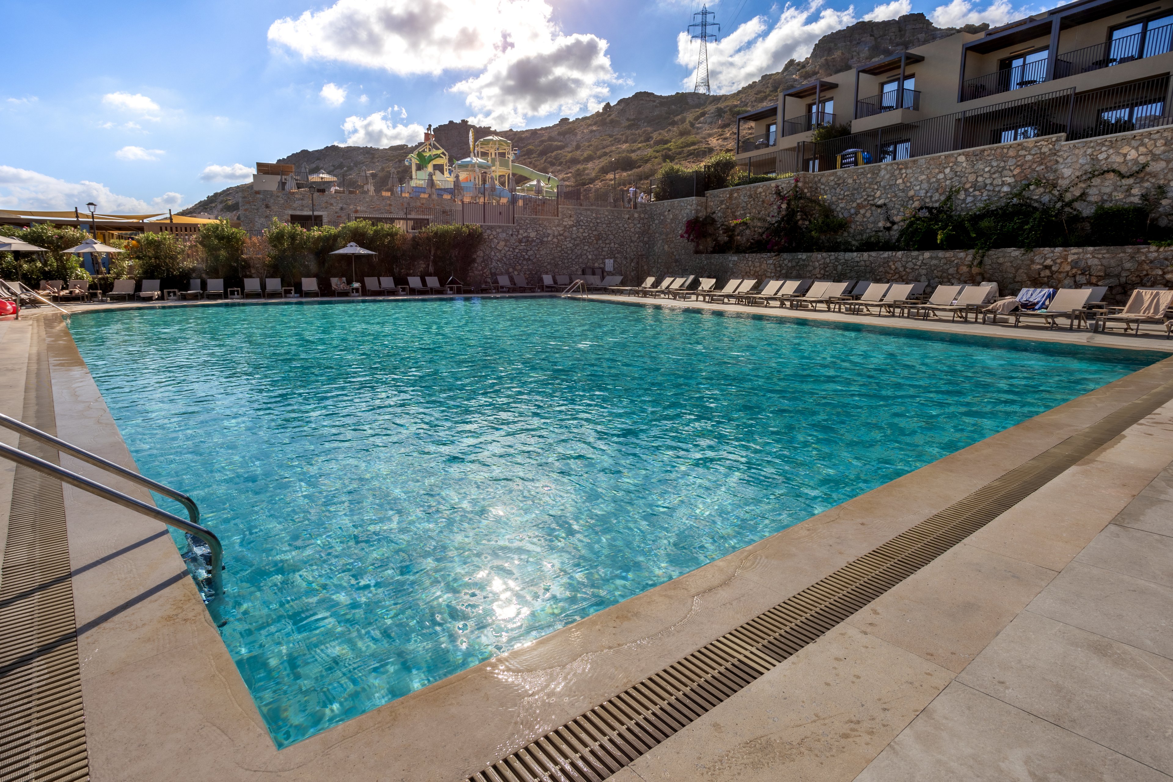 Elios Hill Sun Kissed Happiness