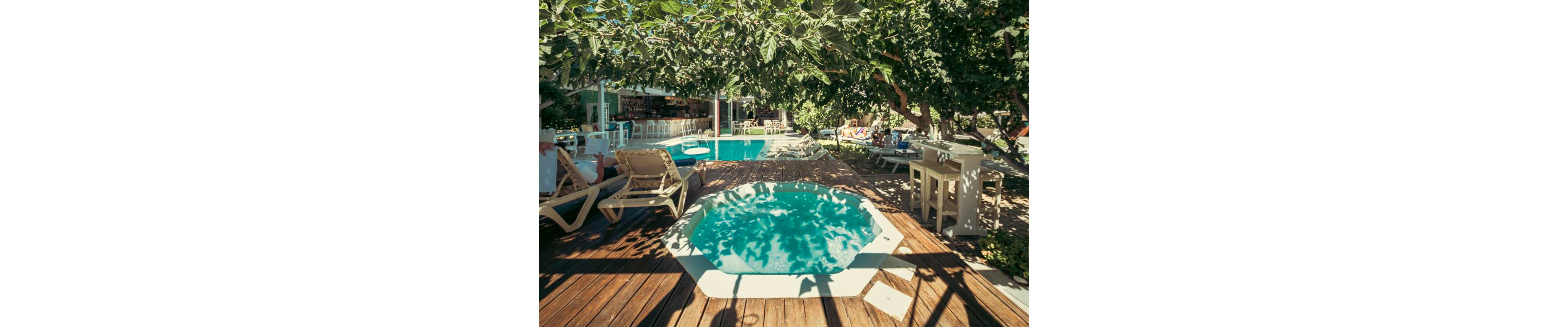 Georgia's Garden Hotel